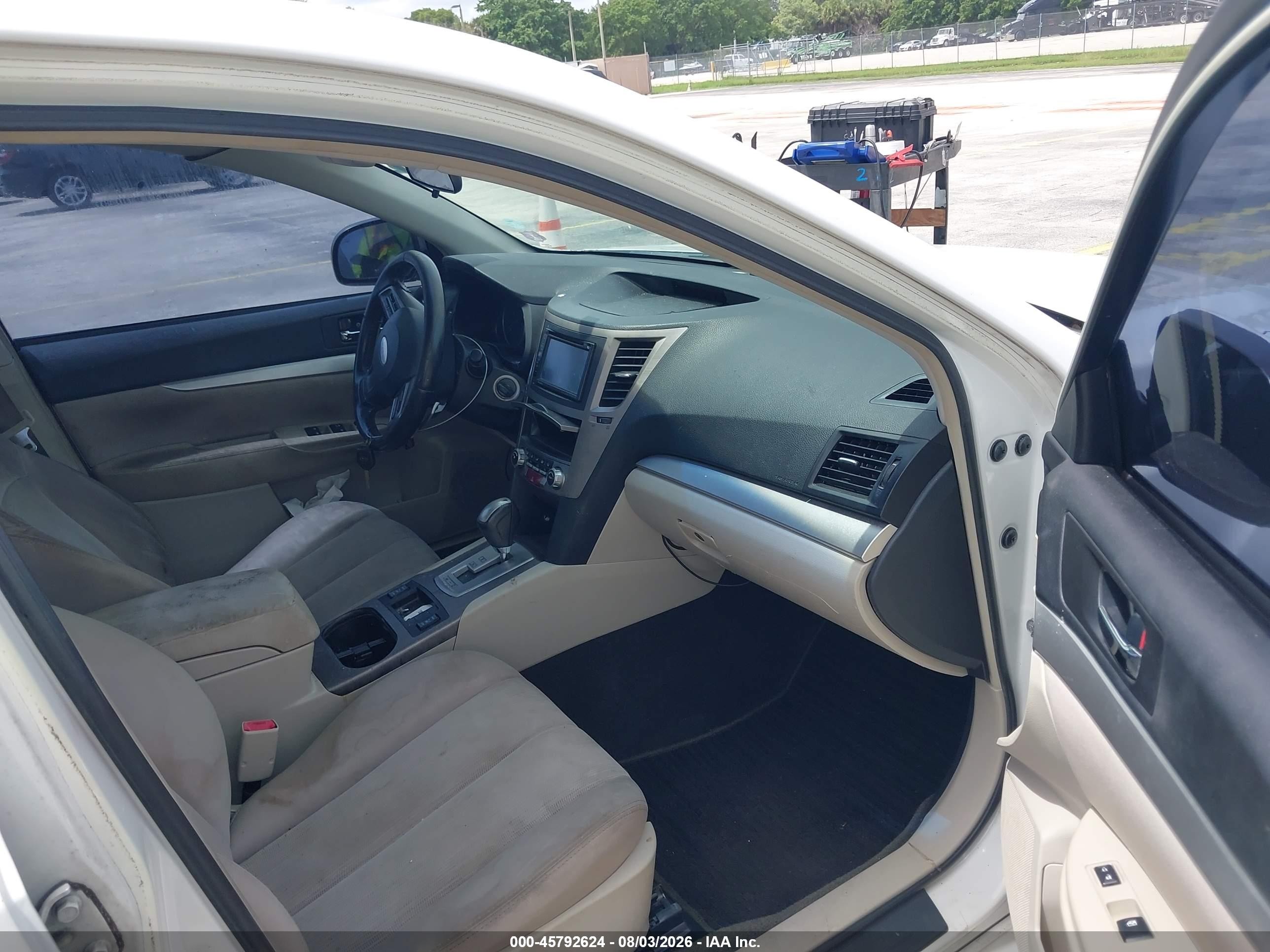 2013 Subaru Legacy 2.5i Premium White vin: 4S3BMBC67D3028293