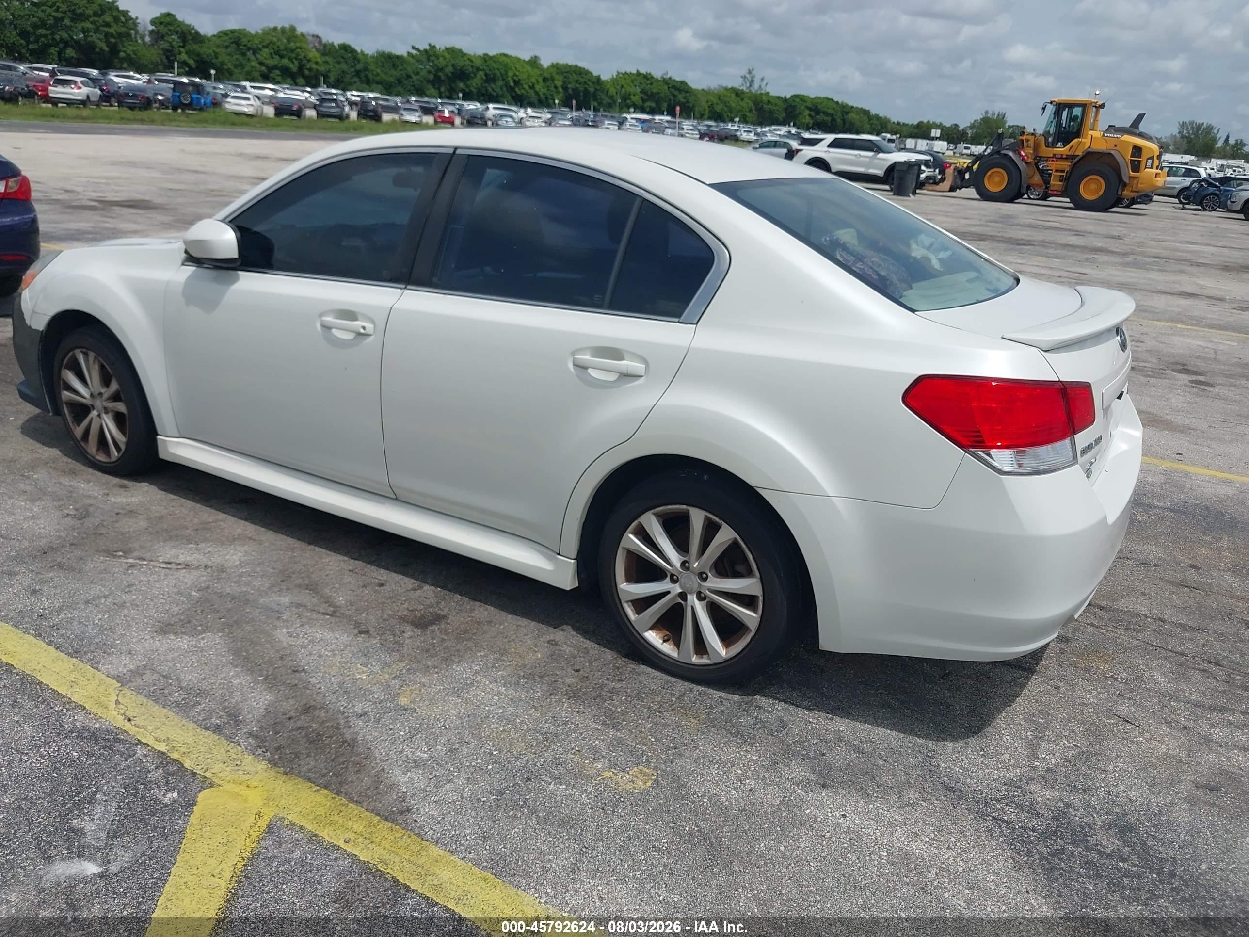 2013 Subaru Legacy 2.5i Premium White vin: 4S3BMBC67D3028293