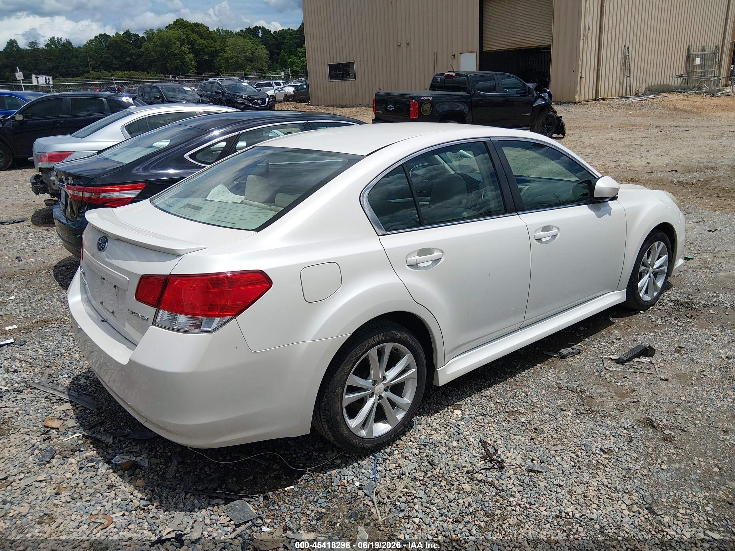 2013 Subaru Legacy 2.5i Premium White vin: 4S3BMBC67D3033252