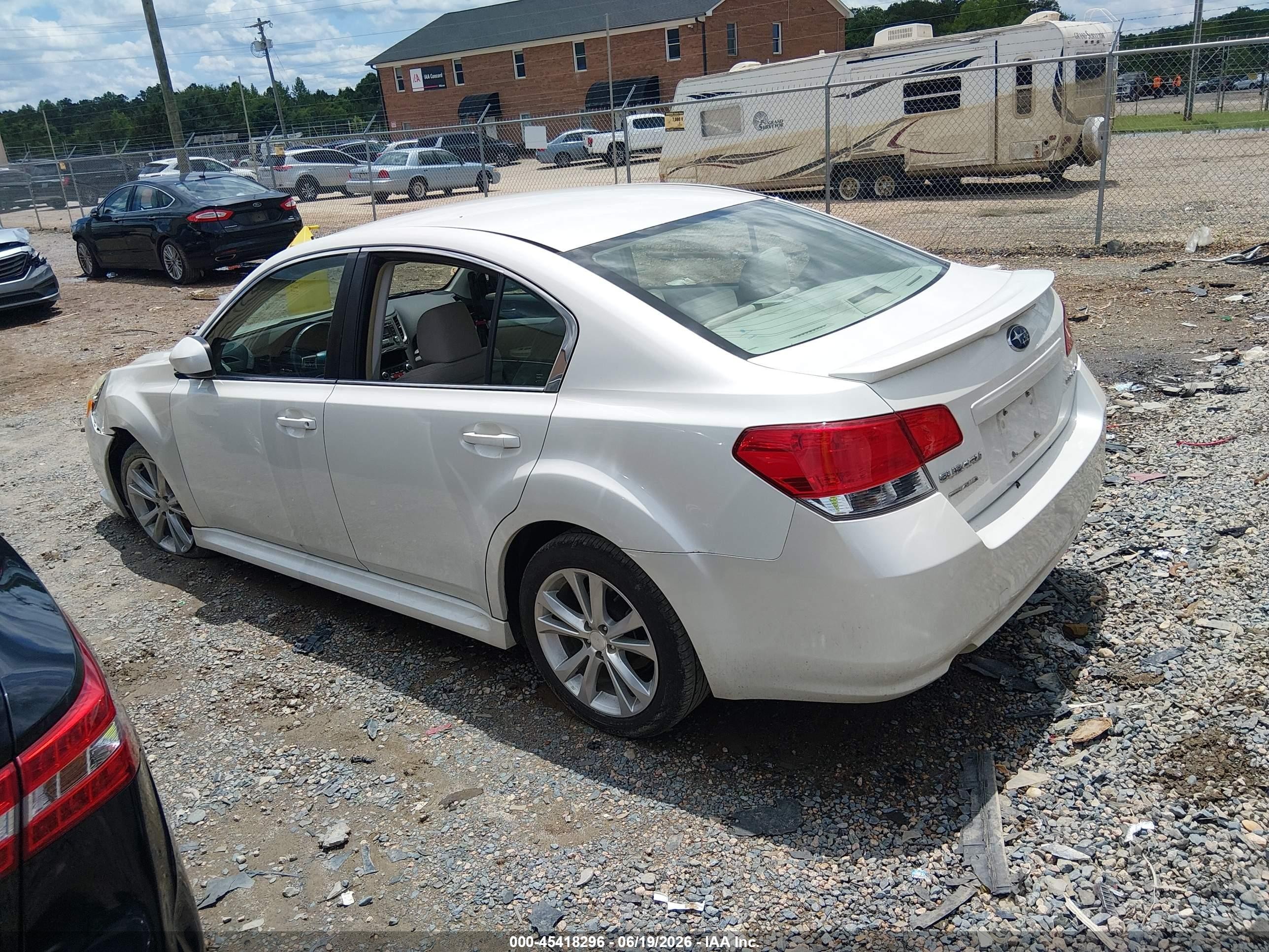 2013 Subaru Legacy 2.5i Premium White vin: 4S3BMBC67D3033252