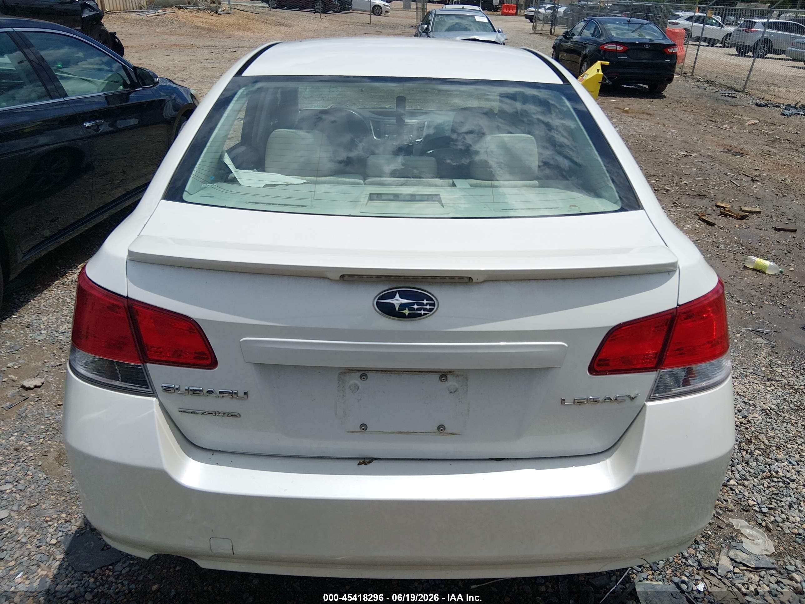 2013 Subaru Legacy 2.5i Premium White vin: 4S3BMBC67D3033252