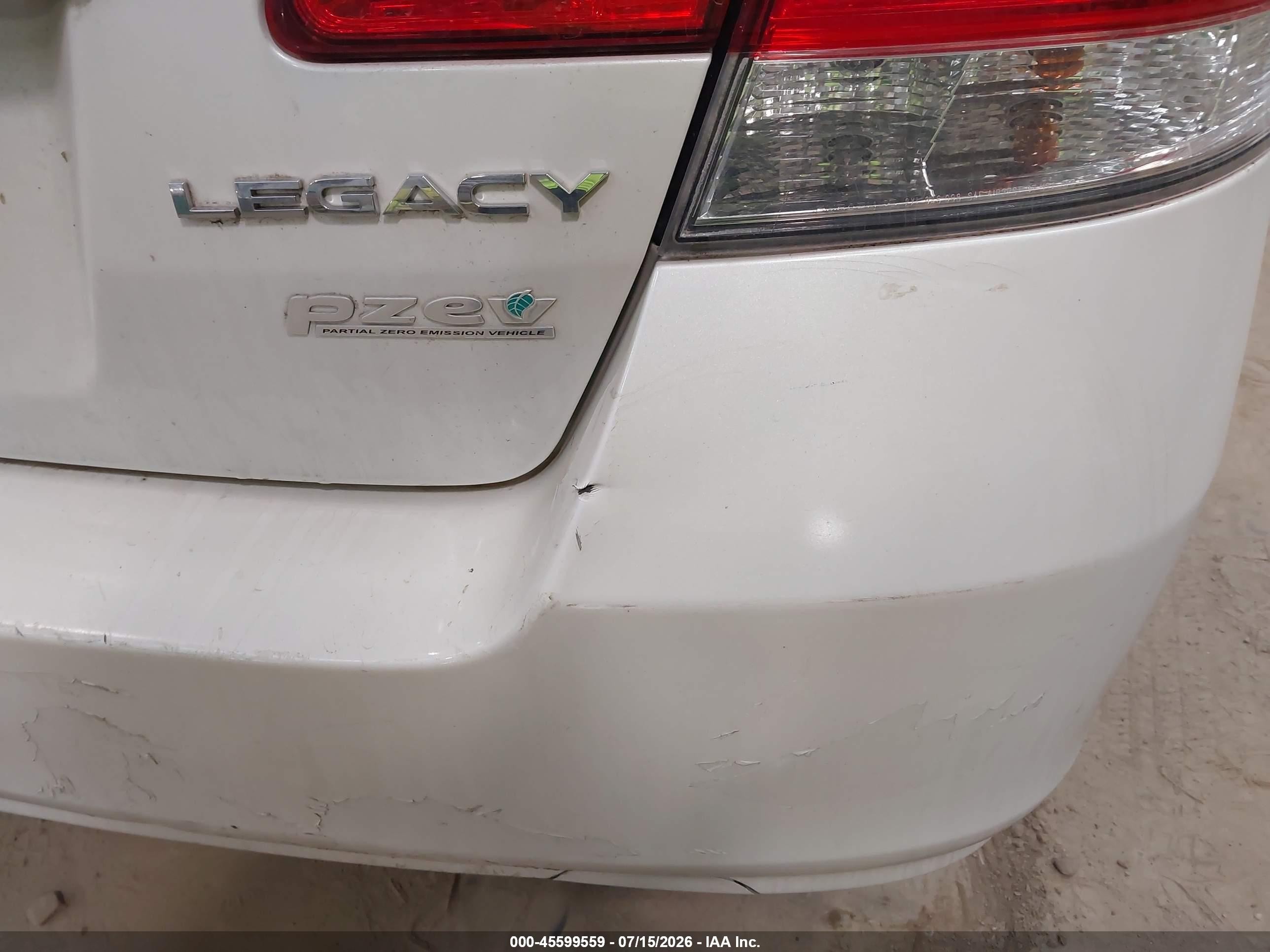 2011 Subaru Legacy 2.5i Premium Белый vin: 4S3BMBC68B3213966