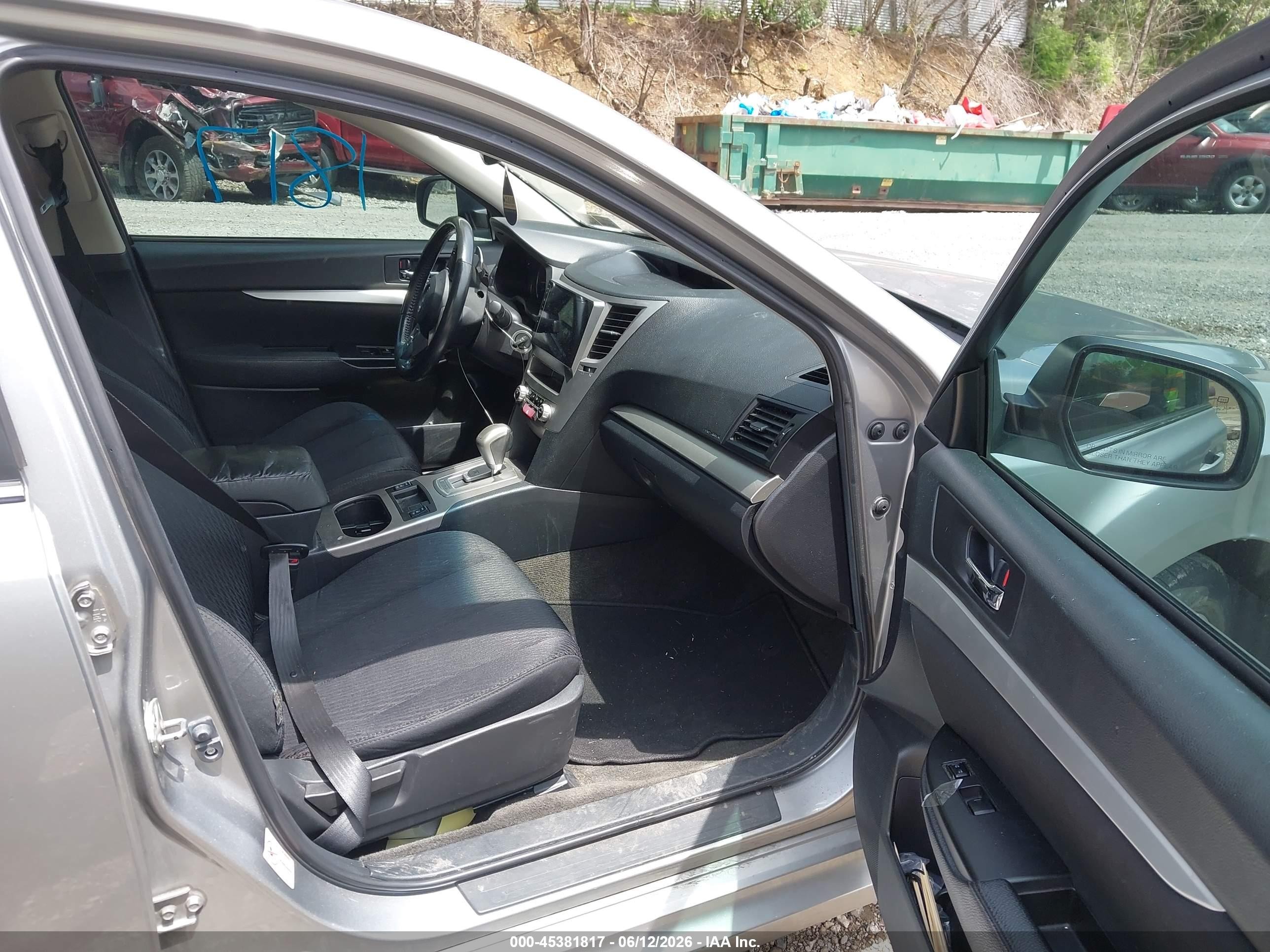 2011 Subaru Legacy 2.5i Premium Silver vin: 4S3BMBC68B3265100