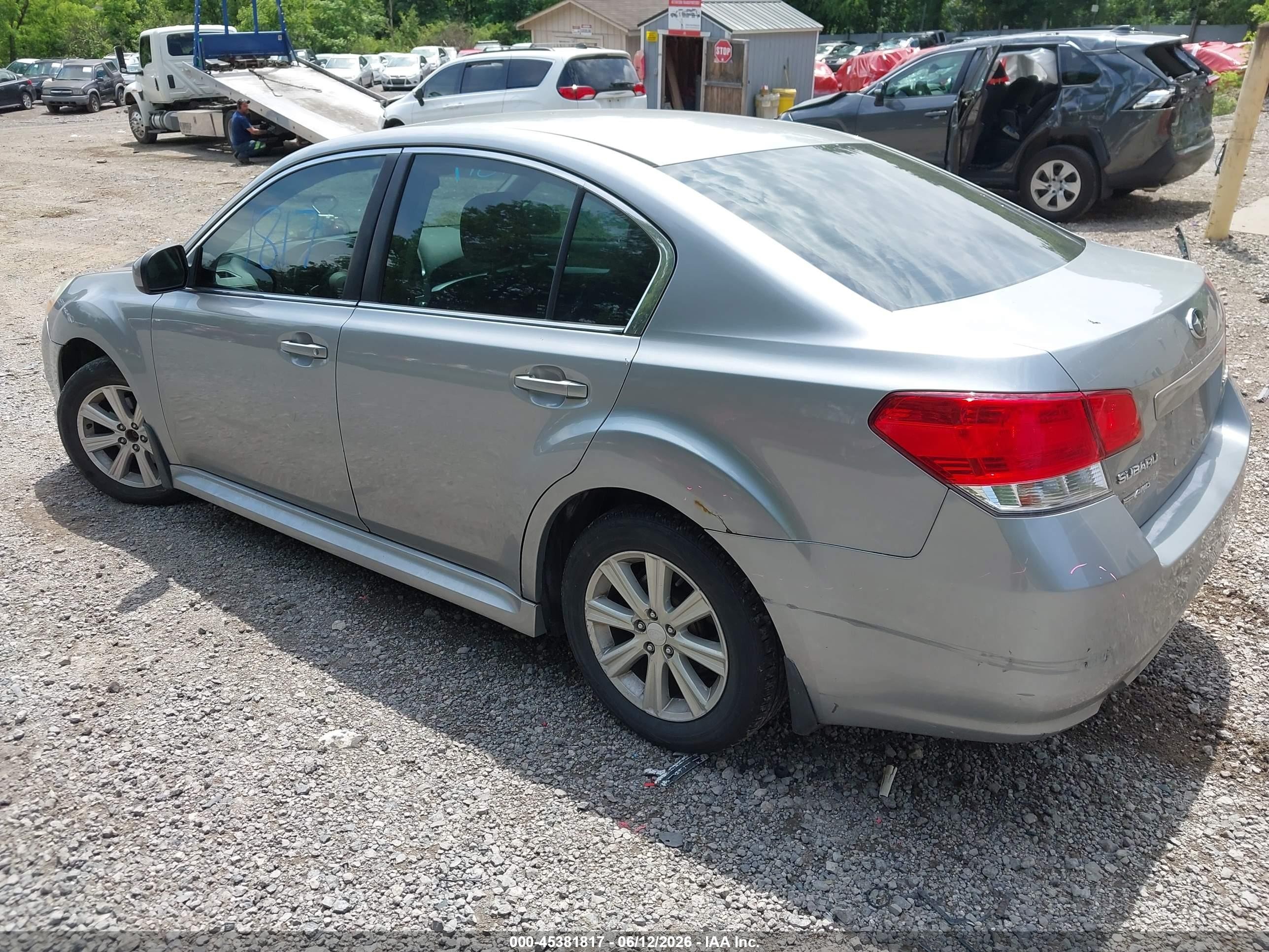 2011 Subaru Legacy 2.5i Premium Silver vin: 4S3BMBC68B3265100