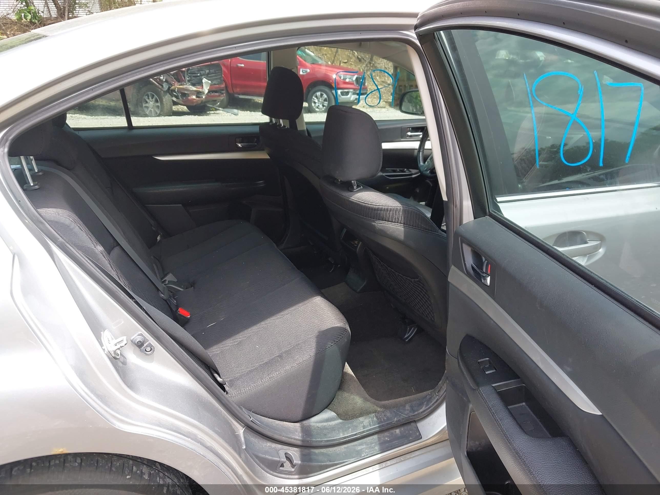 2011 Subaru Legacy 2.5i Premium Silver vin: 4S3BMBC68B3265100
