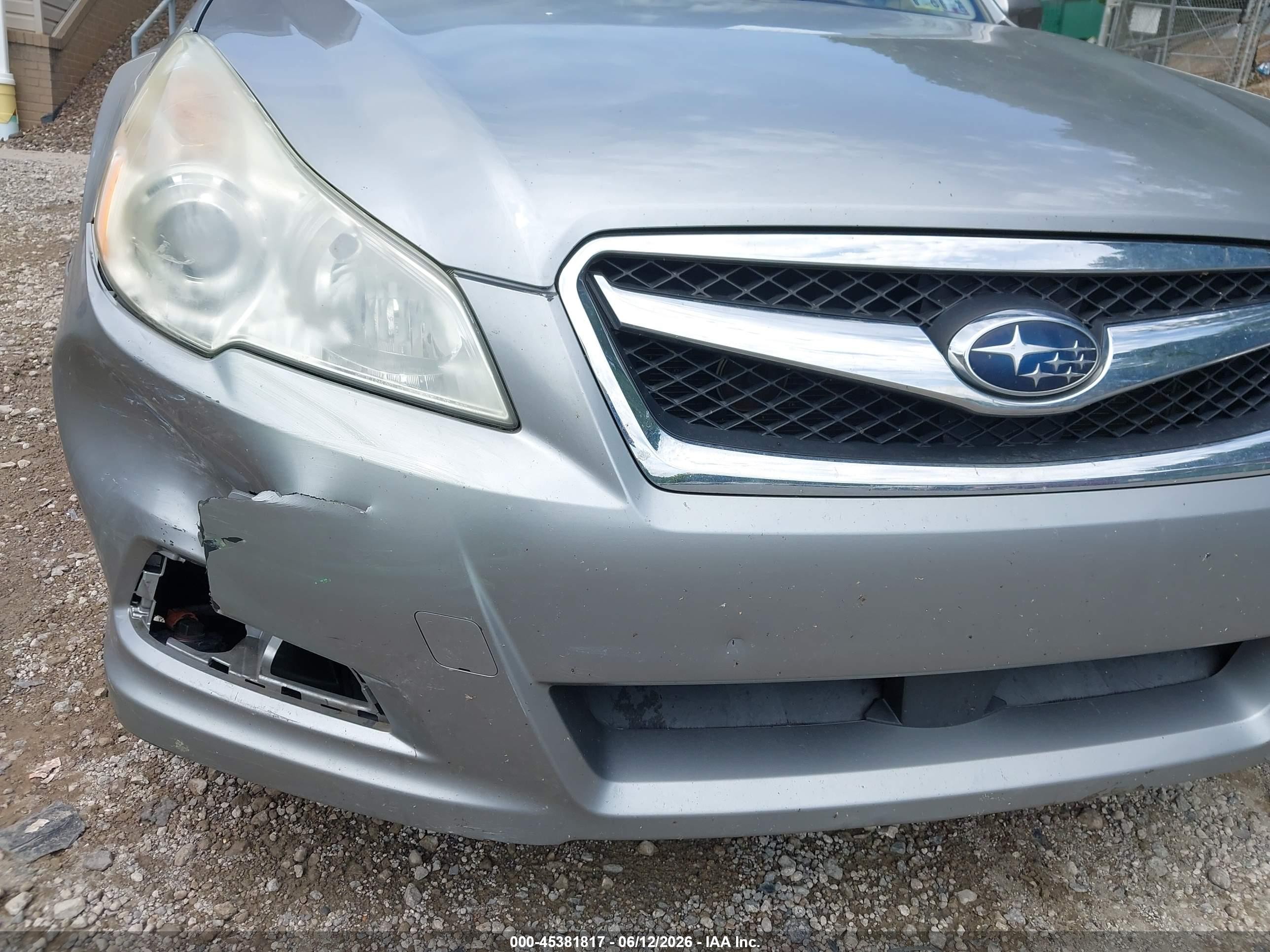 2011 Subaru Legacy 2.5i Premium Silver vin: 4S3BMBC68B3265100