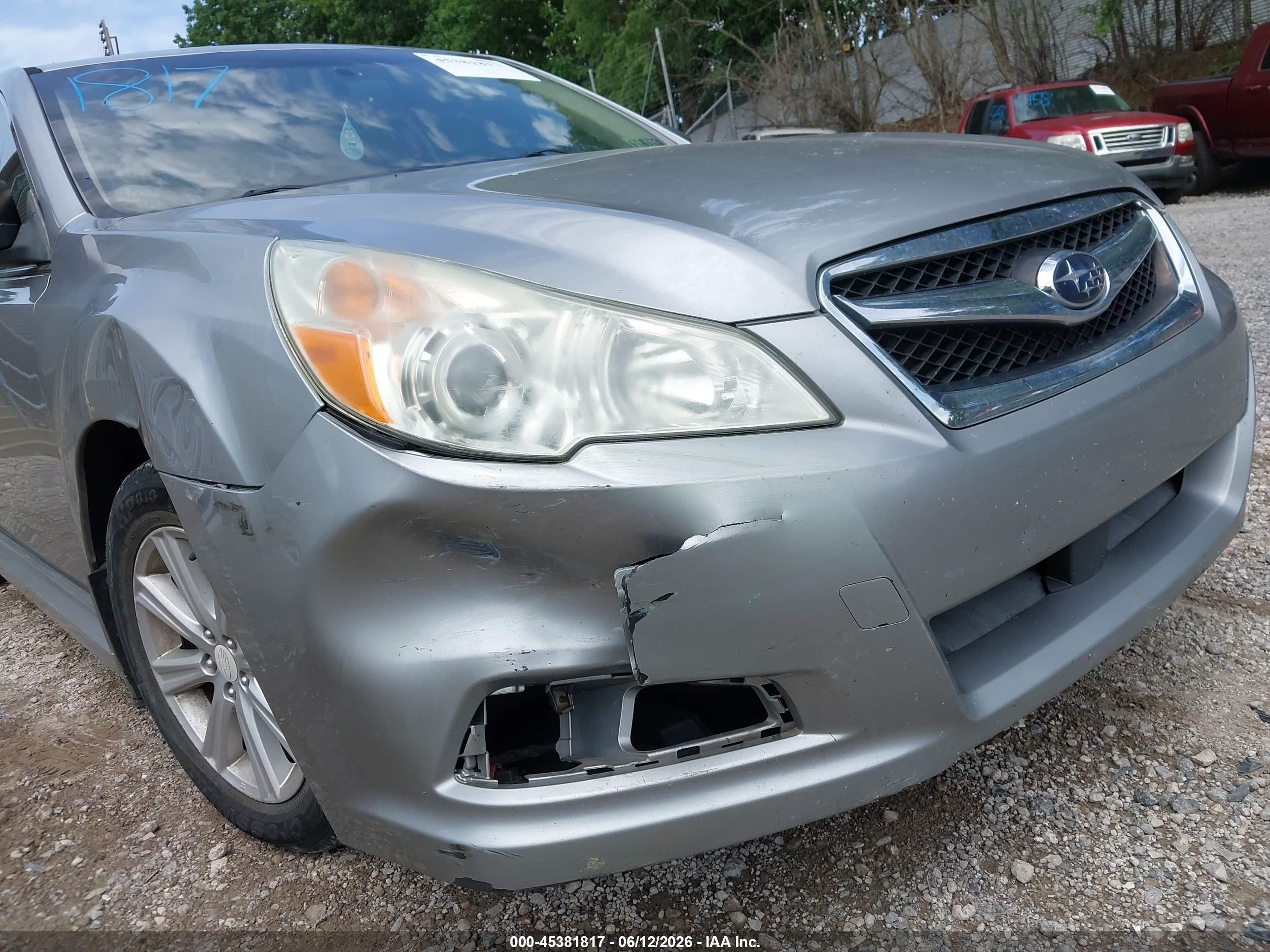 2011 Subaru Legacy 2.5i Premium Silver vin: 4S3BMBC68B3265100