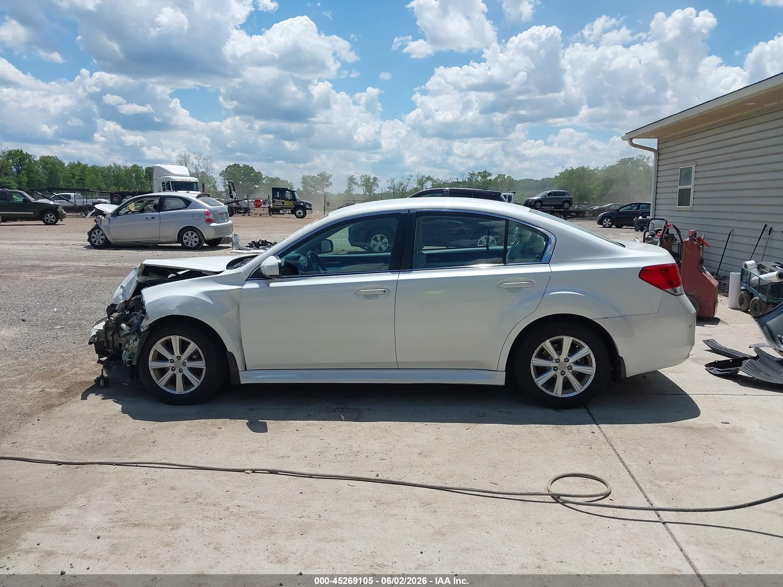 2012 Subaru Legacy 2.5i Premium White vin: 4S3BMBC68C3031069
