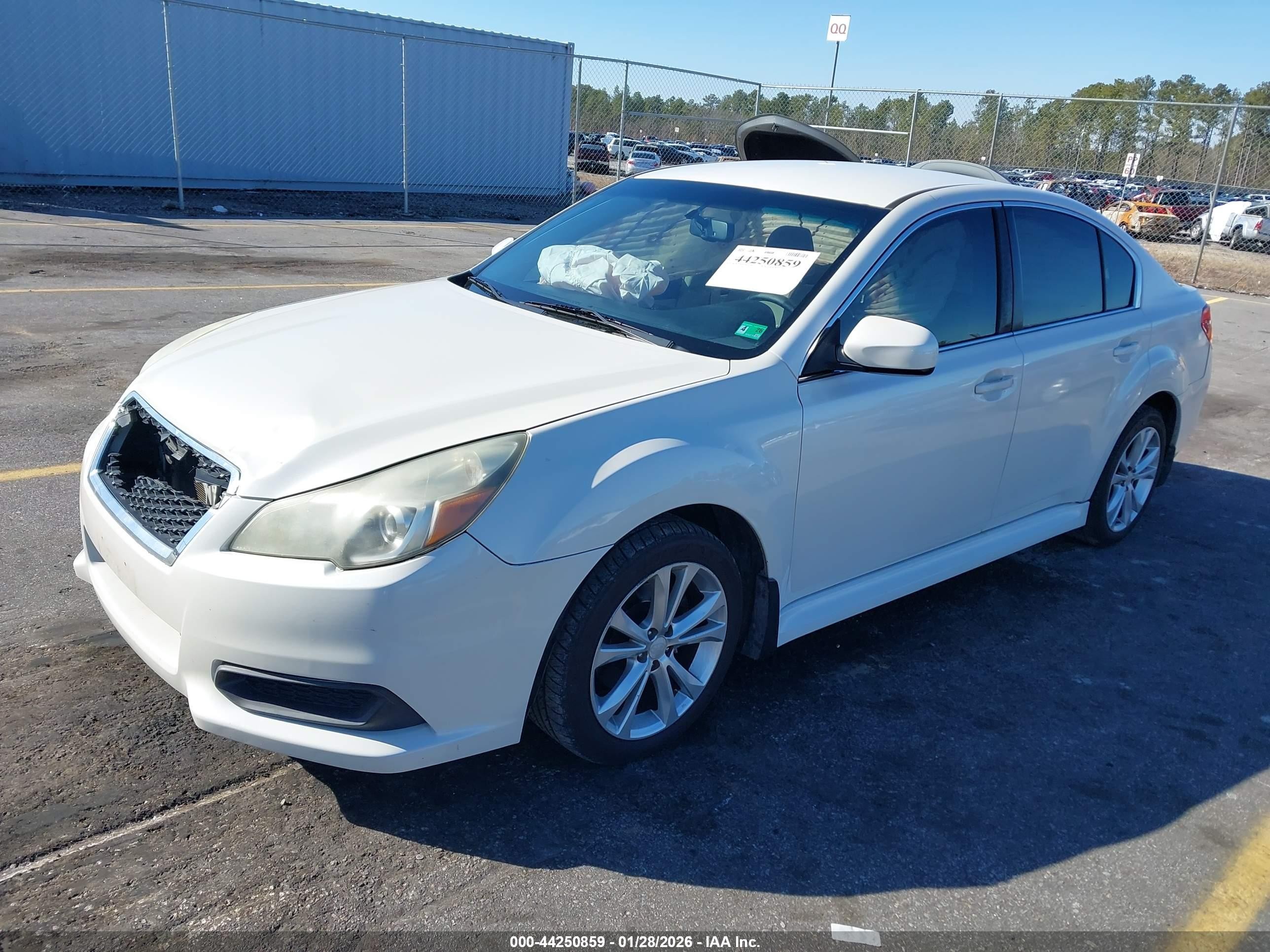 2014 Subaru Legacy 2.5i Premium White vin: 4S3BMBC68E3026599