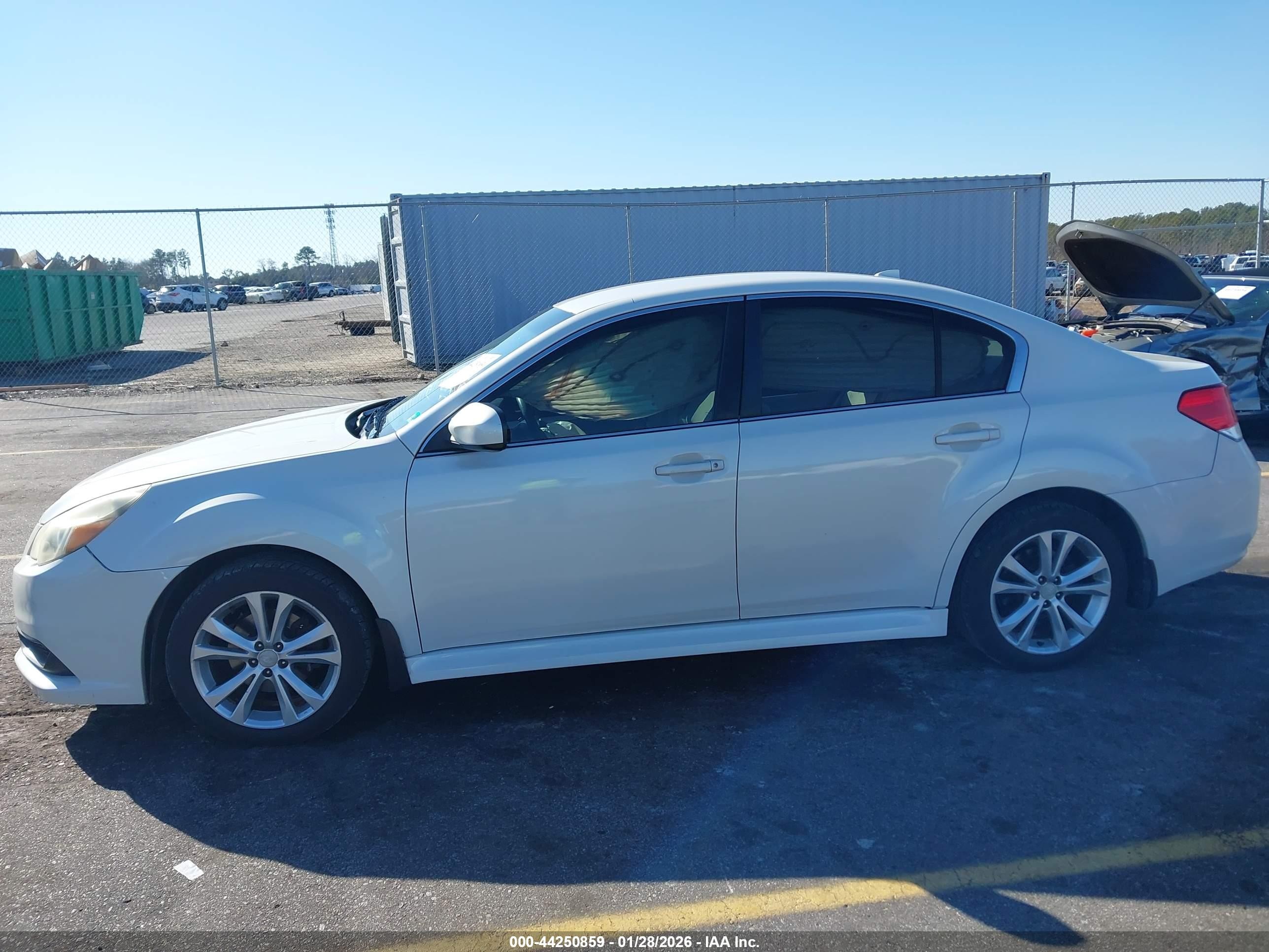 2014 Subaru Legacy 2.5i Premium White vin: 4S3BMBC68E3026599