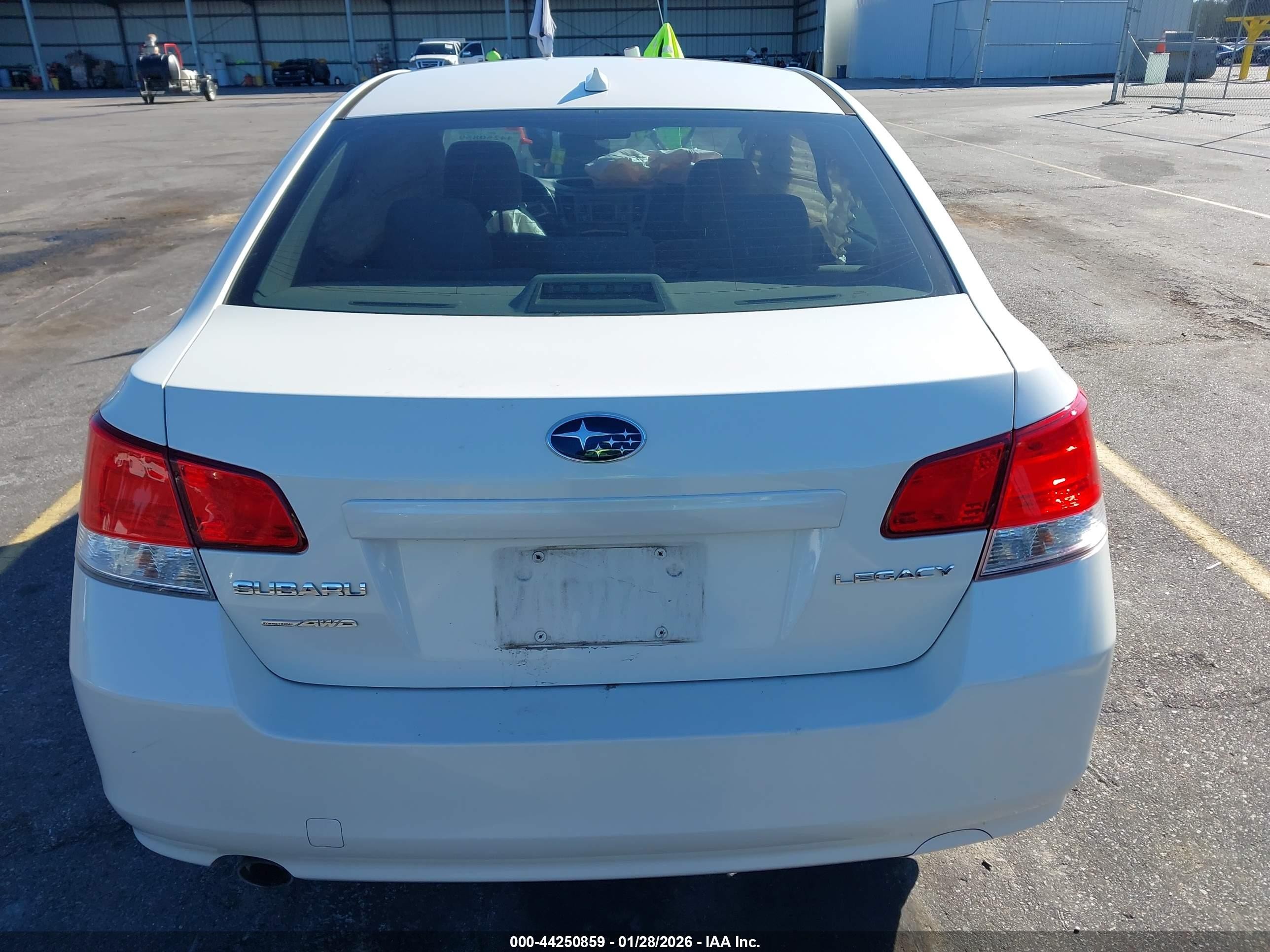 2014 Subaru Legacy 2.5i Premium White vin: 4S3BMBC68E3026599