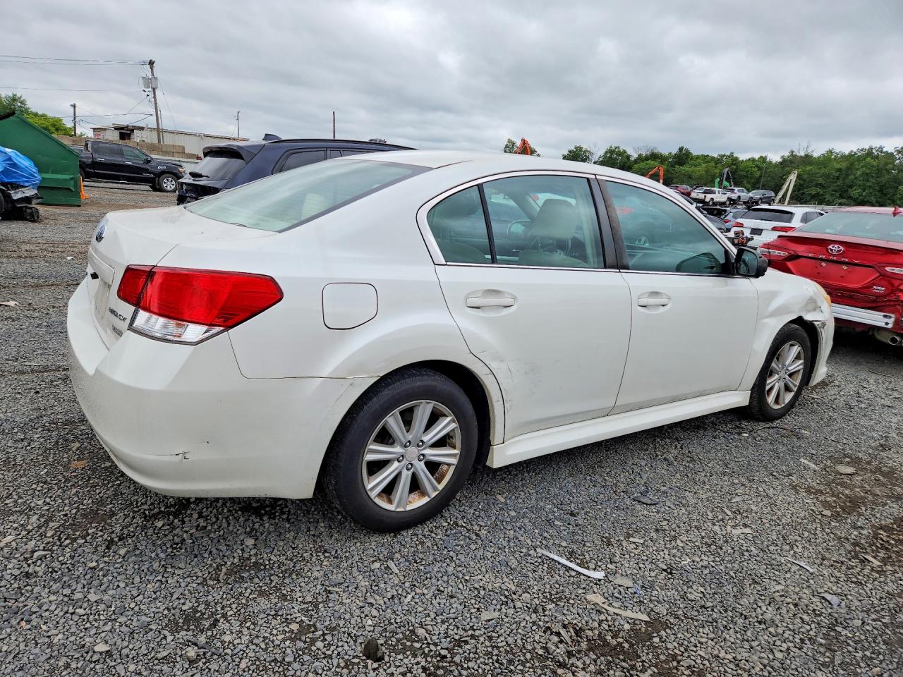 2011 Subaru Legacy 2.5i Premium White vin: 4S3BMBC69B3245292
