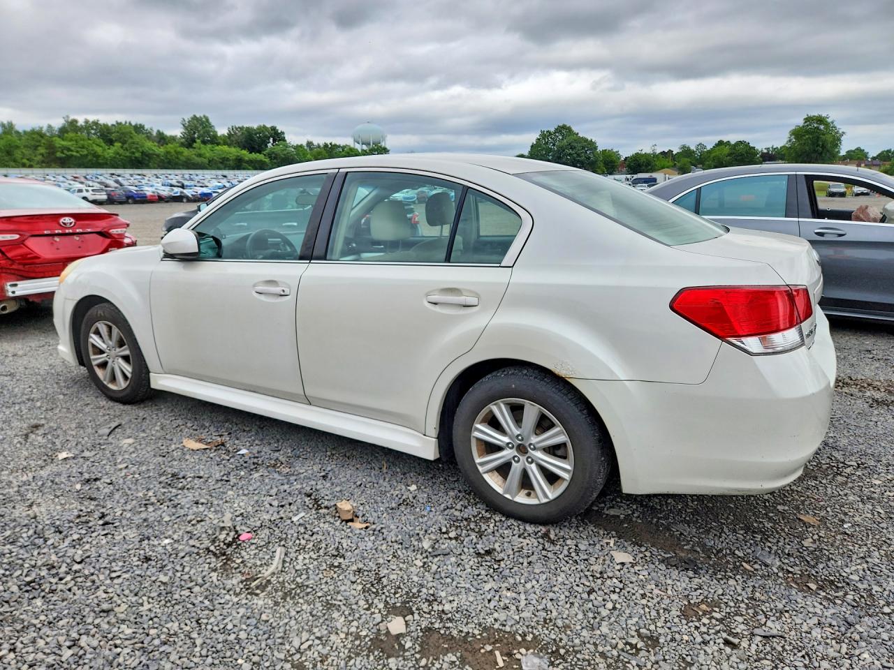 2011 Subaru Legacy 2.5i Premium White vin: 4S3BMBC69B3245292