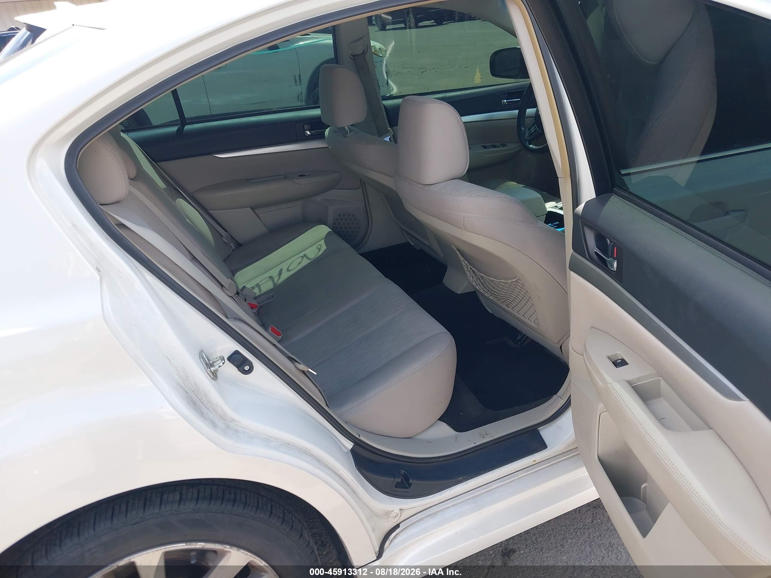 2013 Subaru Legacy 2.5i Premium White vin: 4S3BMBC69D3023340
