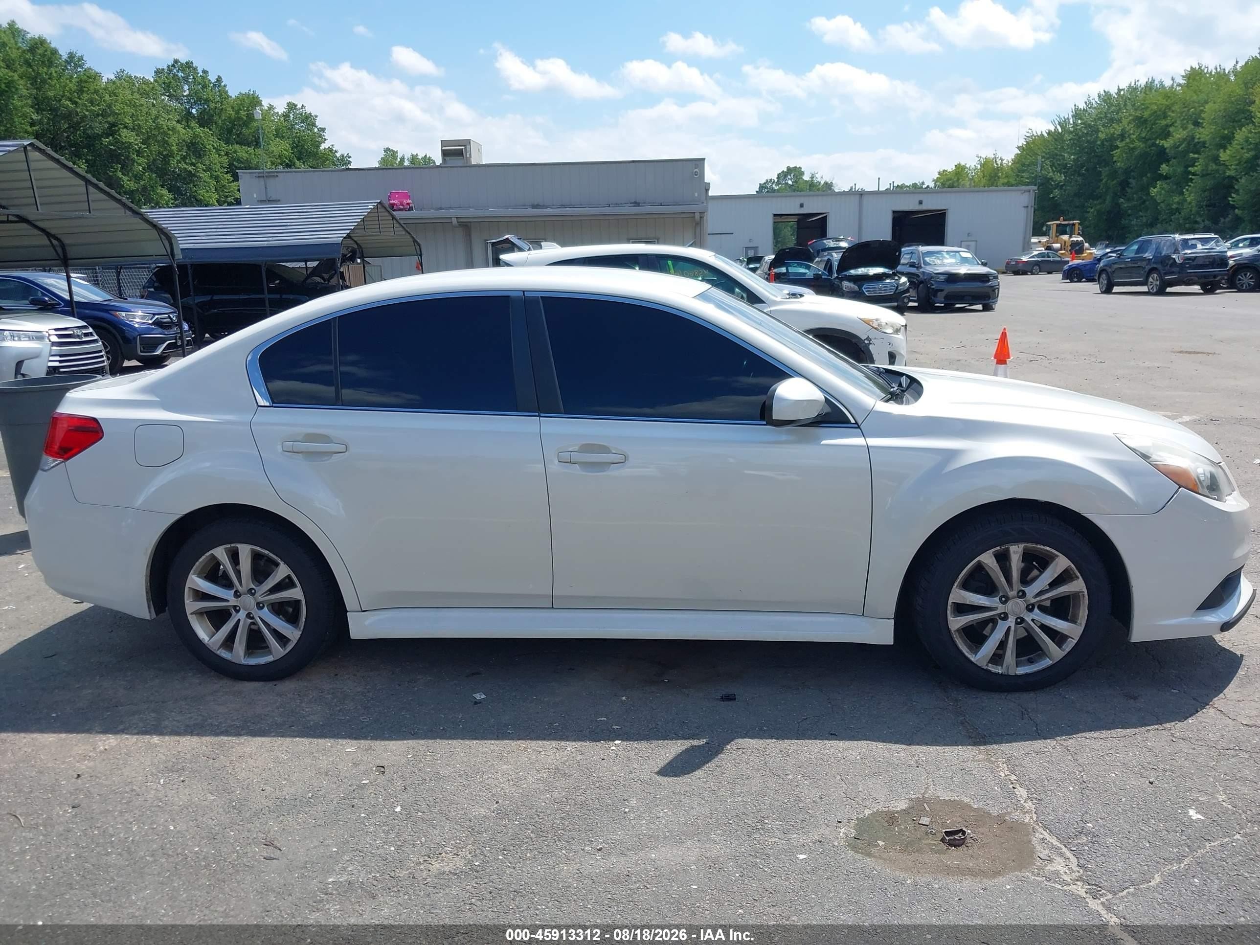 2013 Subaru Legacy 2.5i Premium White vin: 4S3BMBC69D3023340