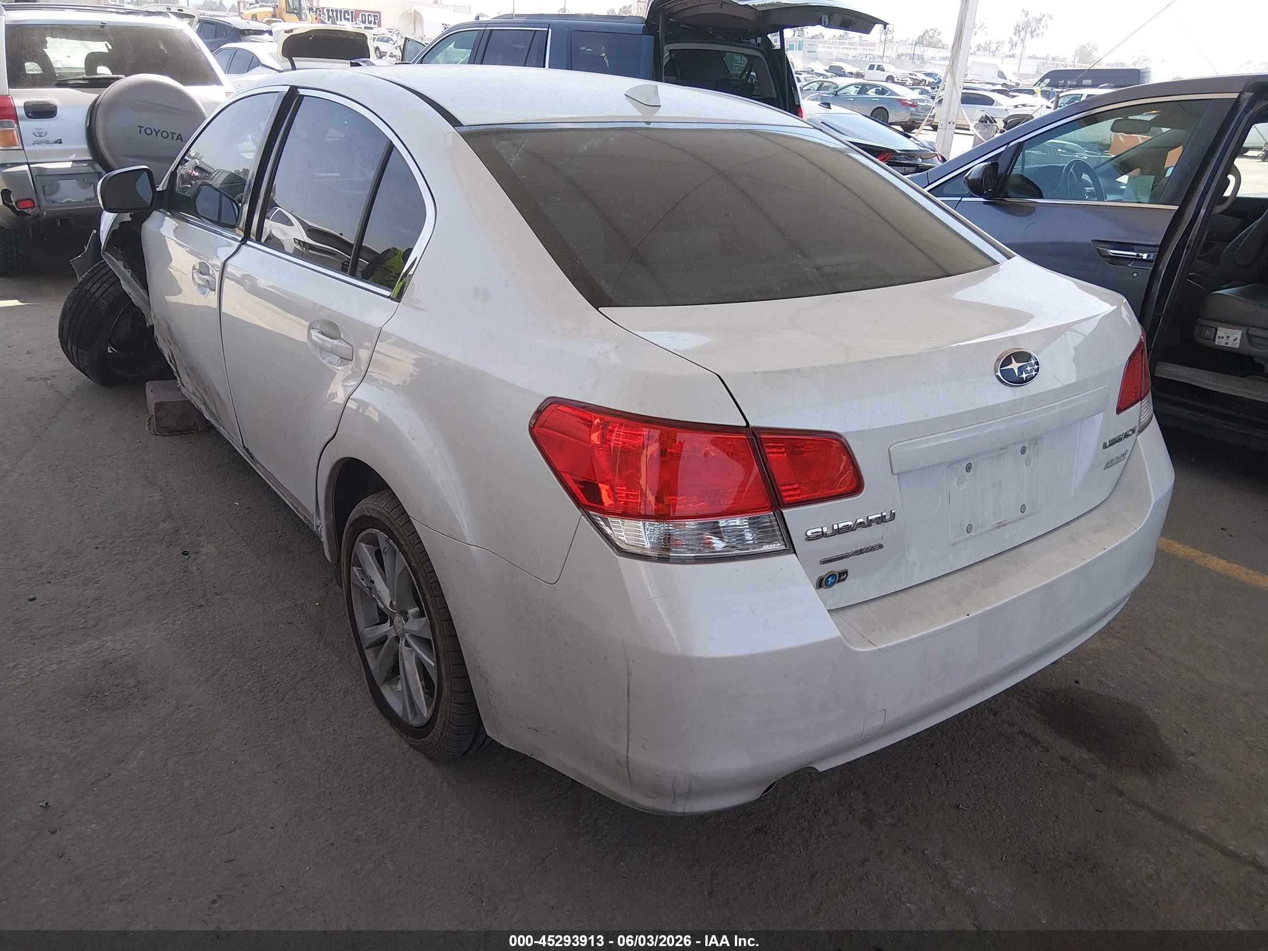 2014 Subaru Legacy 2.5i Premium White vin: 4S3BMBC69E3005972