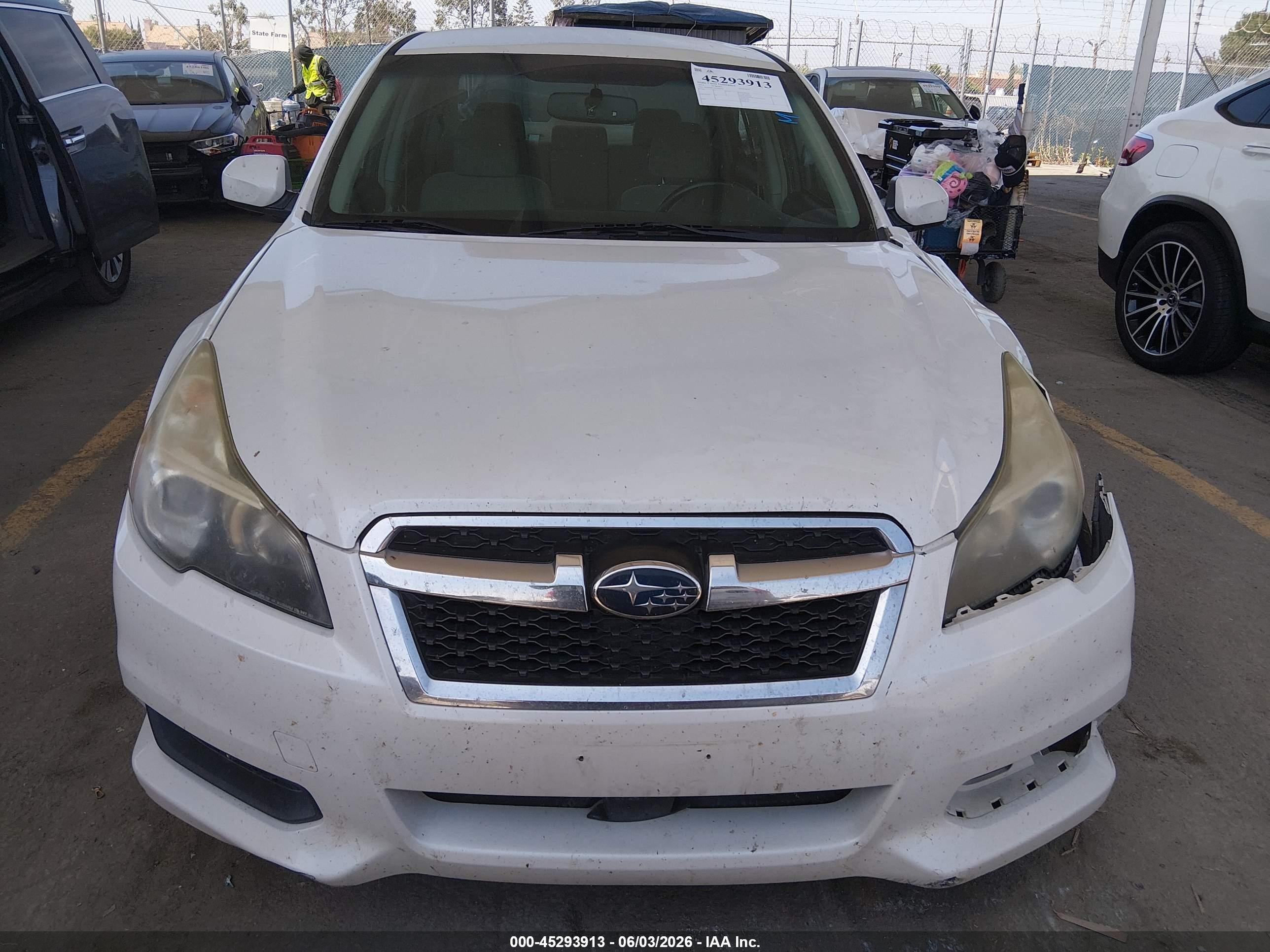 2014 Subaru Legacy 2.5i Premium White vin: 4S3BMBC69E3005972