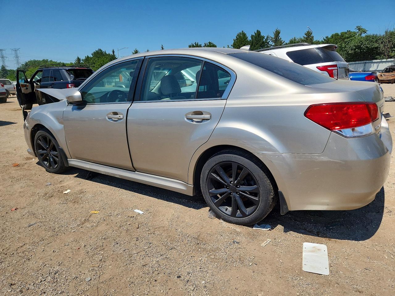 2014 Subaru Legacy 2.5i Premium Серебряный vin: 4S3BMBC69E3032282