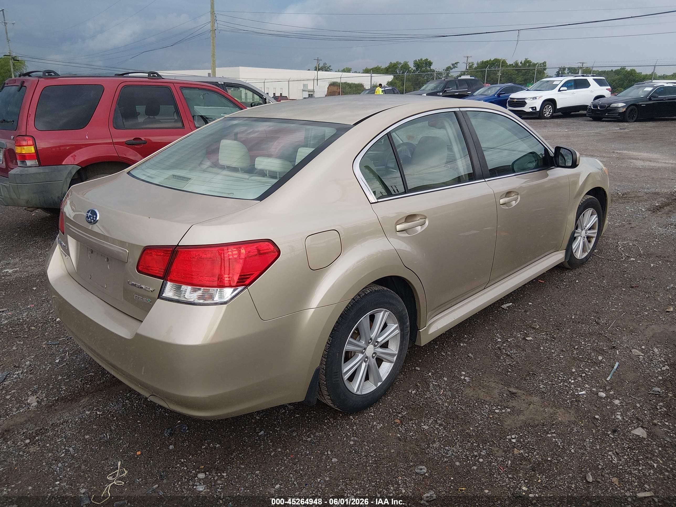 2010 Subaru Legacy 2.5i Premium Tan vin: 4S3BMBC6XA3222036