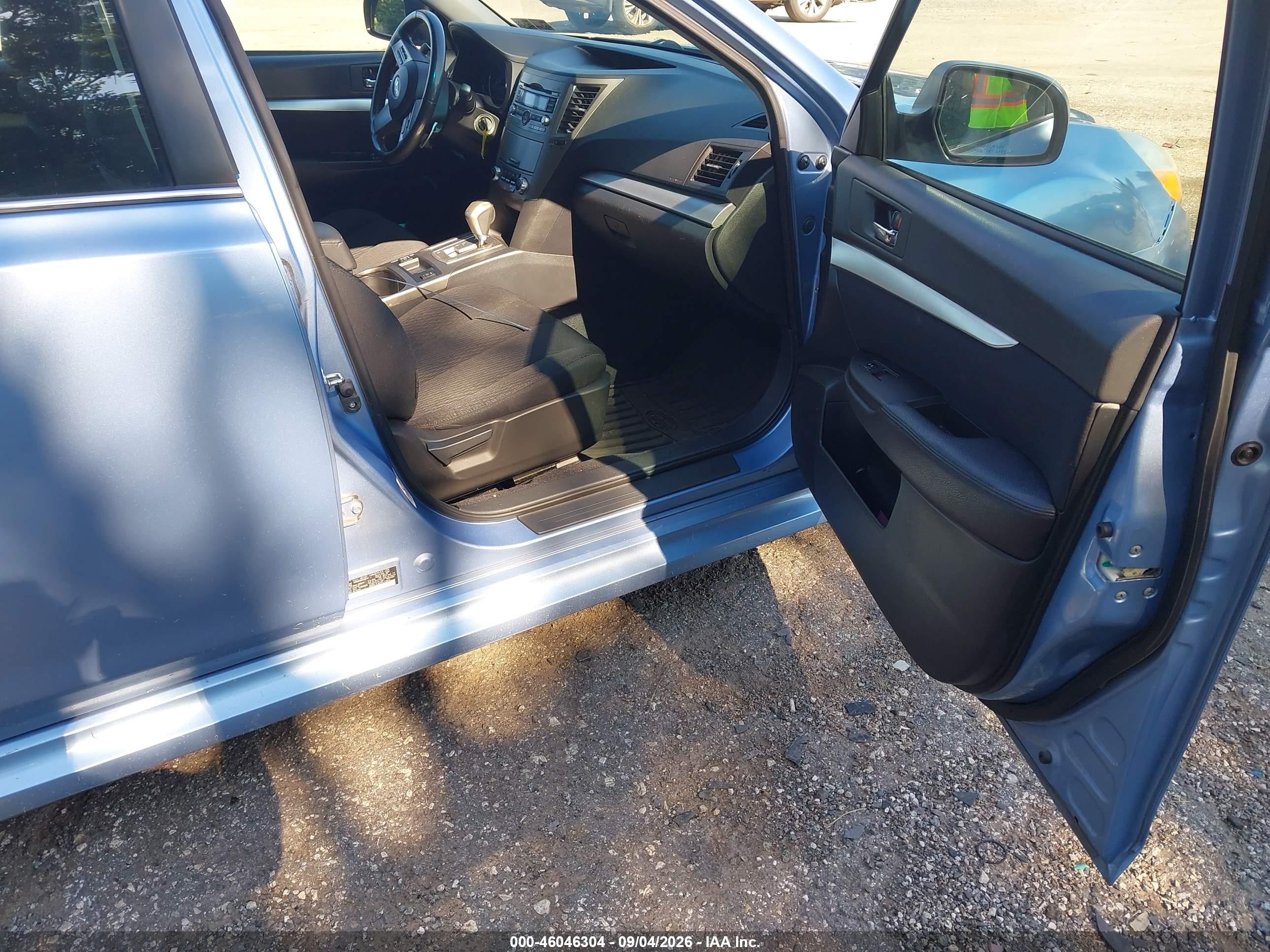 2010 Subaru Legacy 2.5i Premium Blue vin: 4S3BMBC6XA3242240
