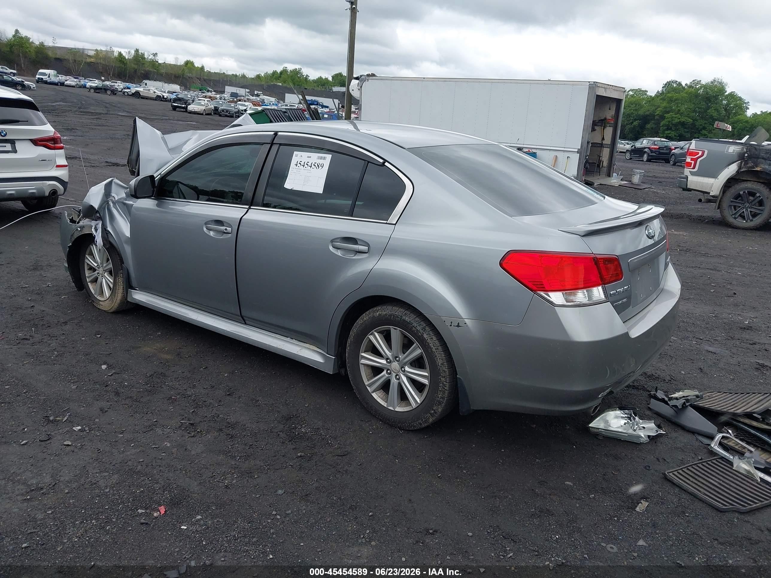 2010 Subaru Legacy 2.5i Premium Silver vin: 4S3BMBC6XA3246918