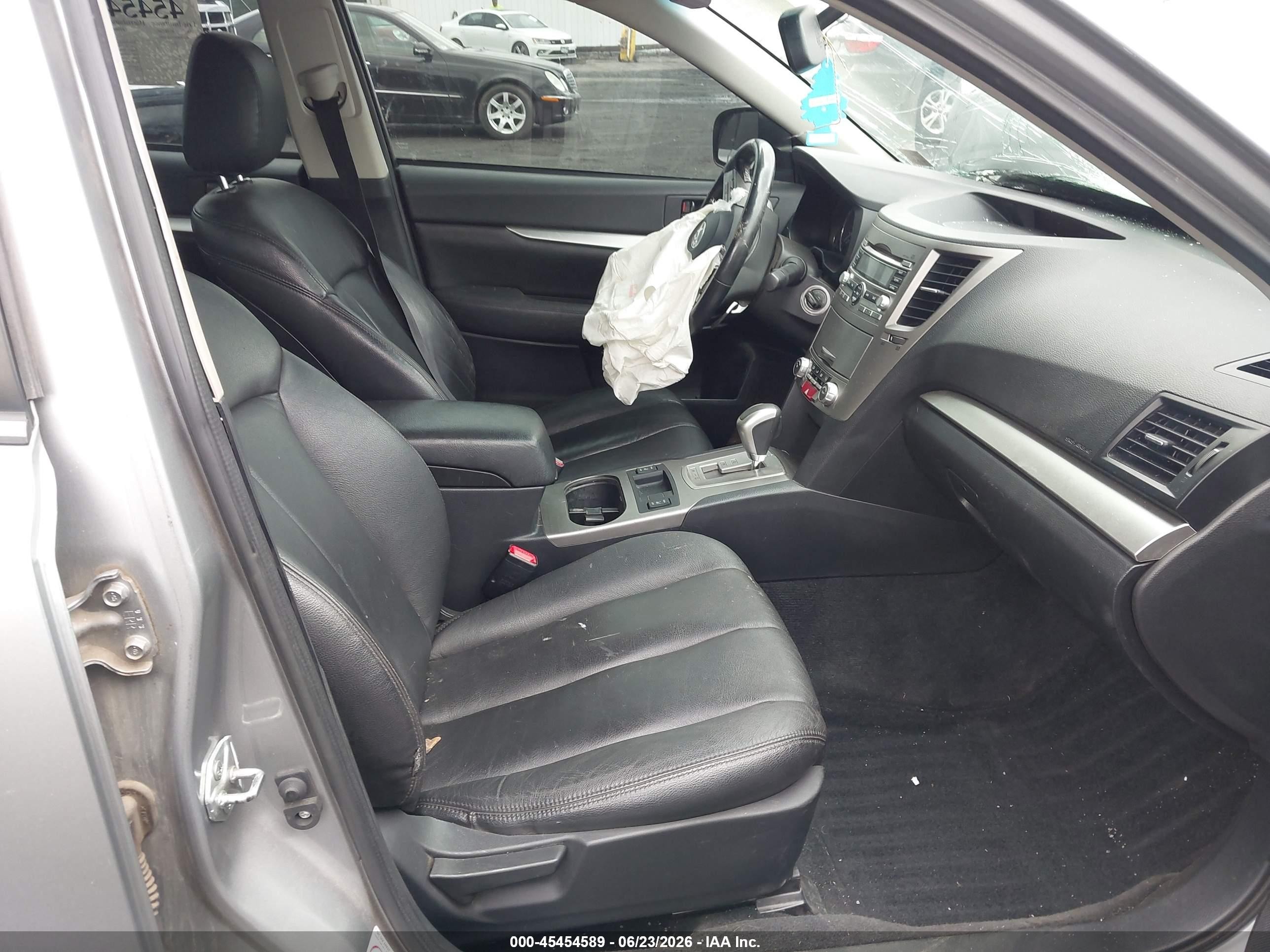 2010 Subaru Legacy 2.5i Premium Silver vin: 4S3BMBC6XA3246918