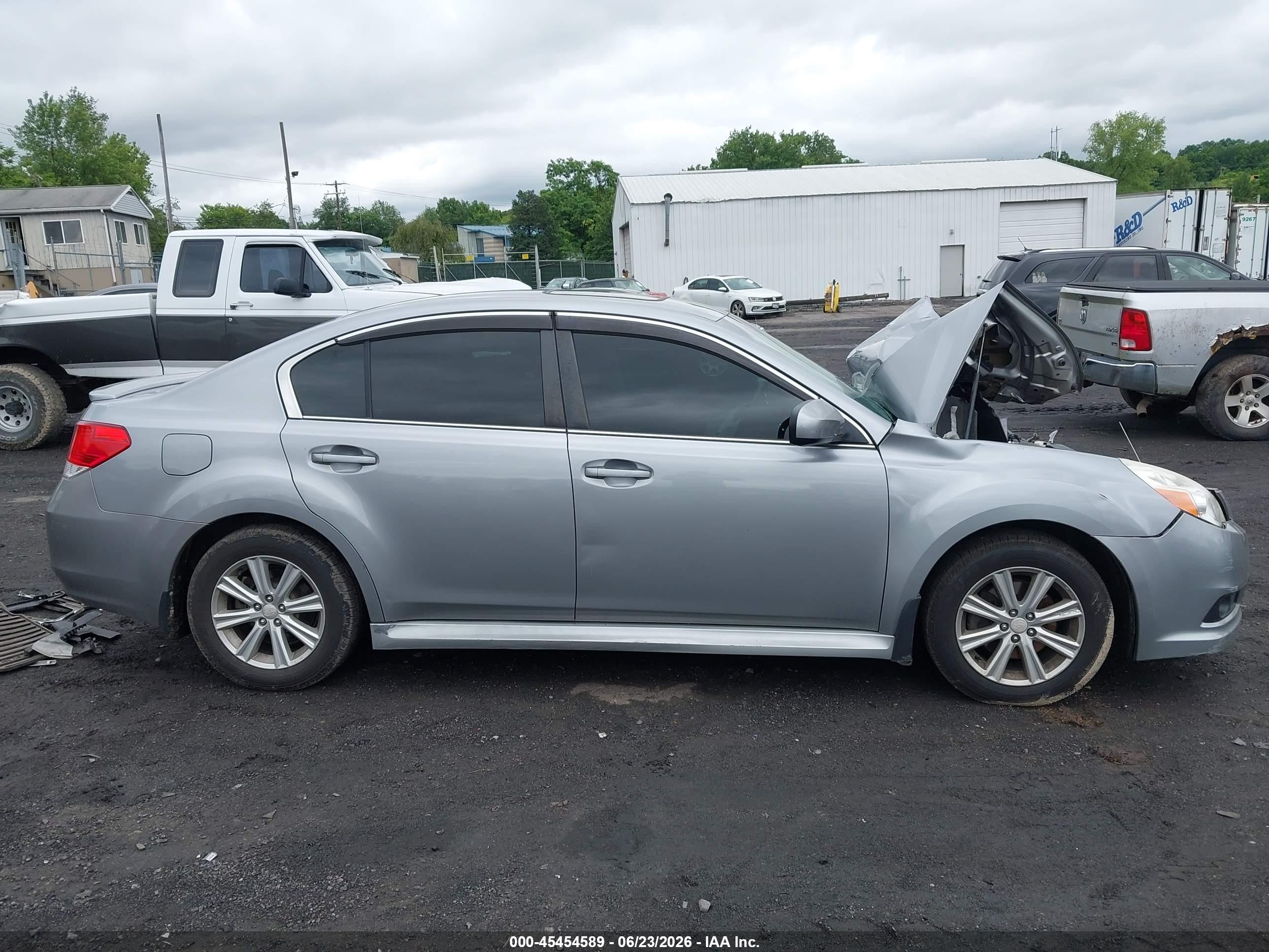 2010 Subaru Legacy 2.5i Premium Silver vin: 4S3BMBC6XA3246918