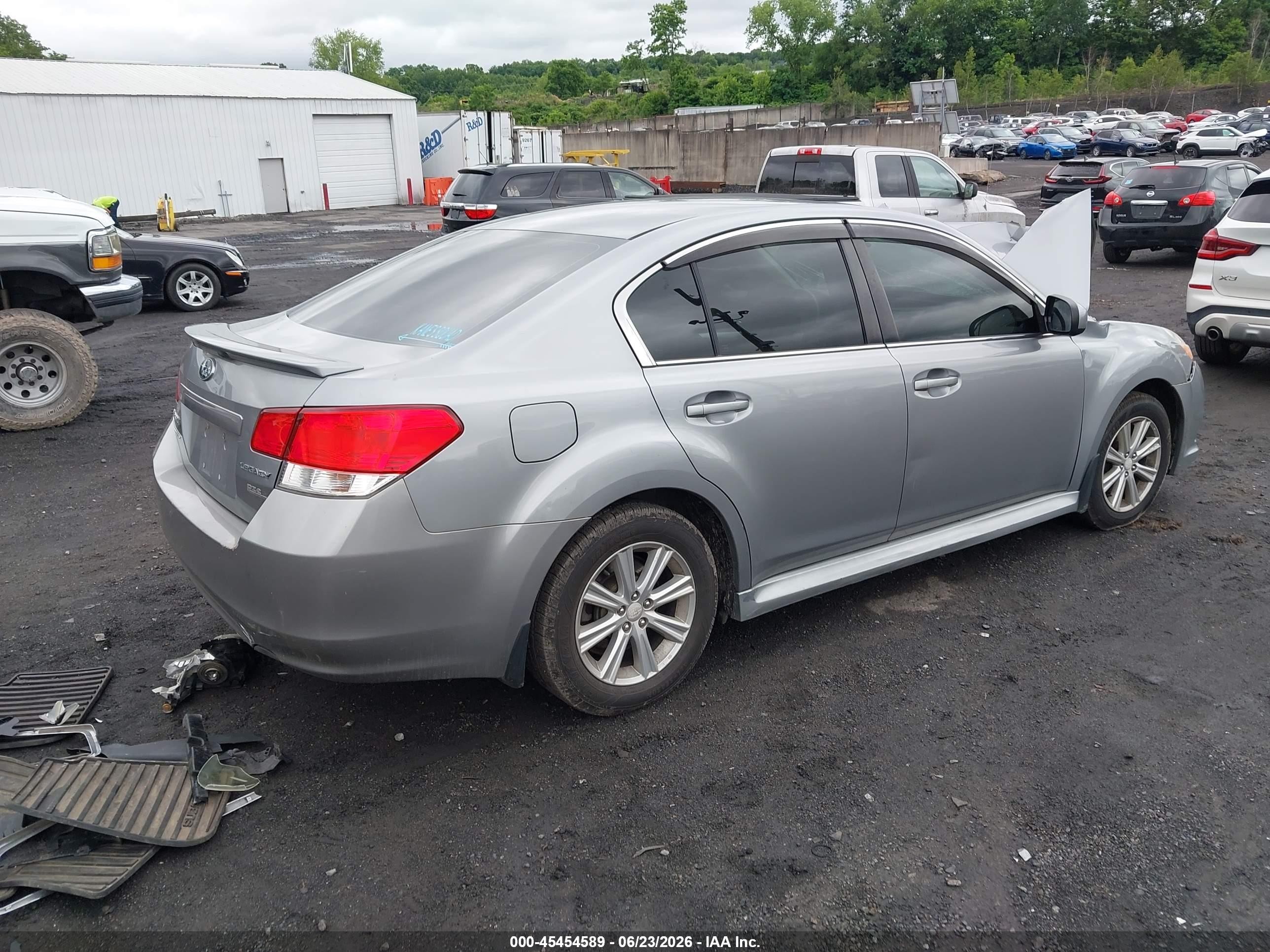 2010 Subaru Legacy 2.5i Premium Silver vin: 4S3BMBC6XA3246918