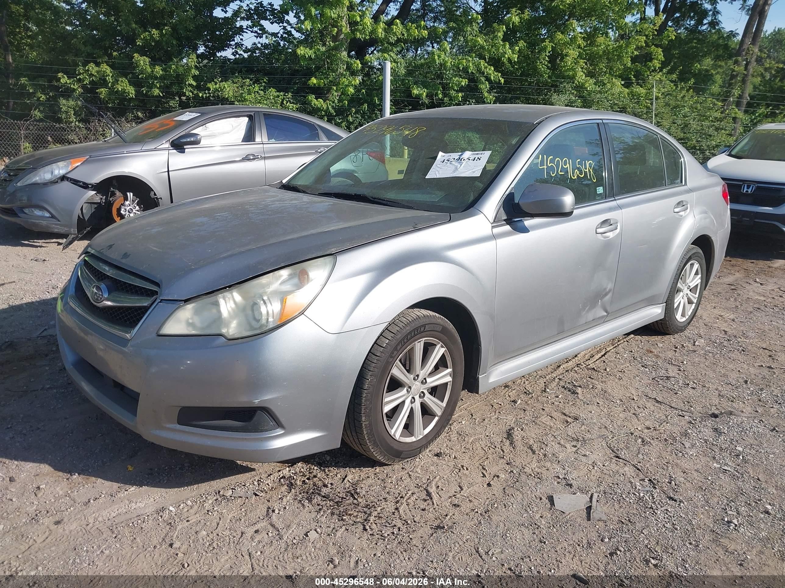 2011 Subaru Legacy 2.5i Premium Silver vin: 4S3BMBC6XB3236181