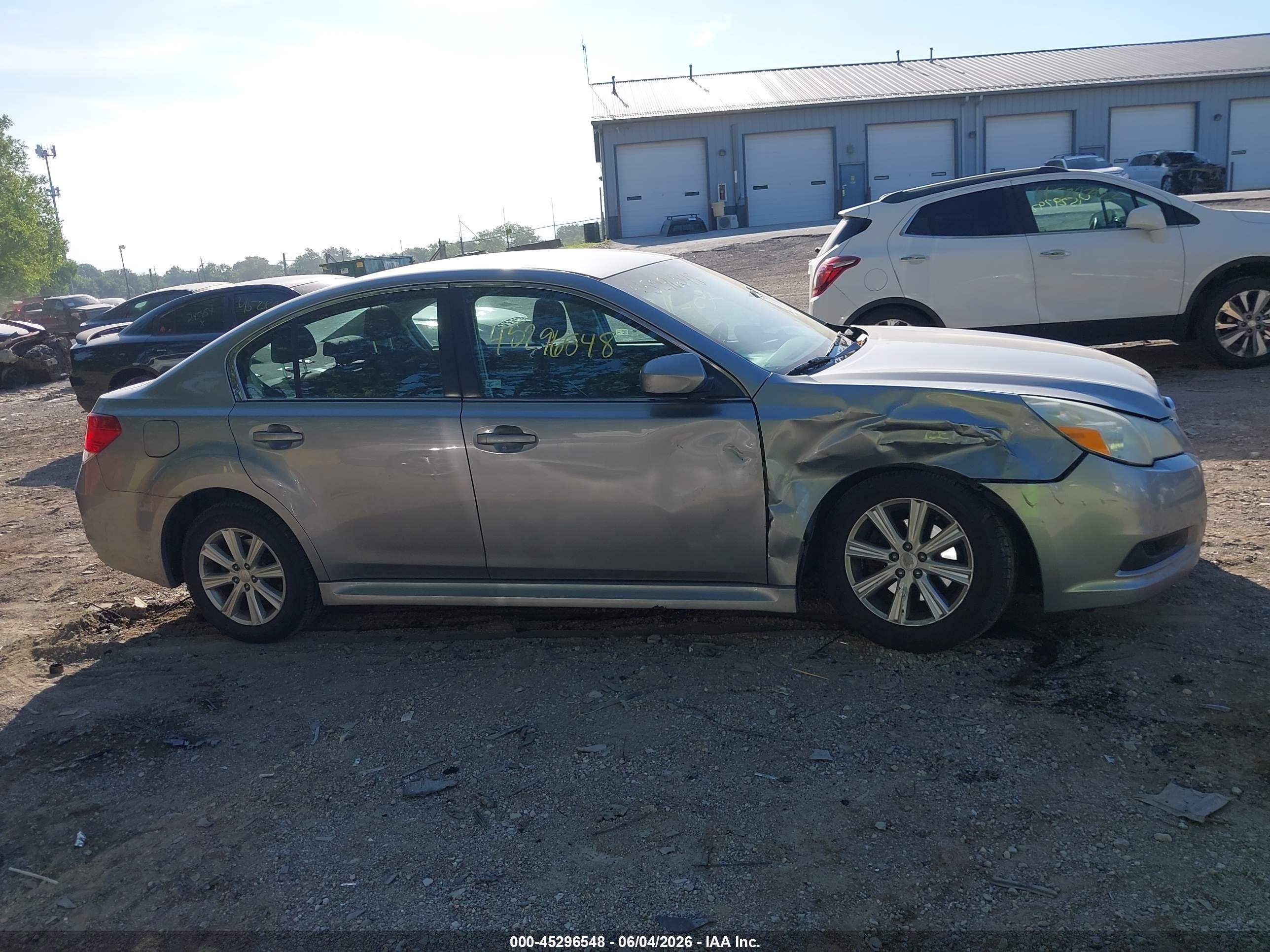 2011 Subaru Legacy 2.5i Premium Silver vin: 4S3BMBC6XB3236181
