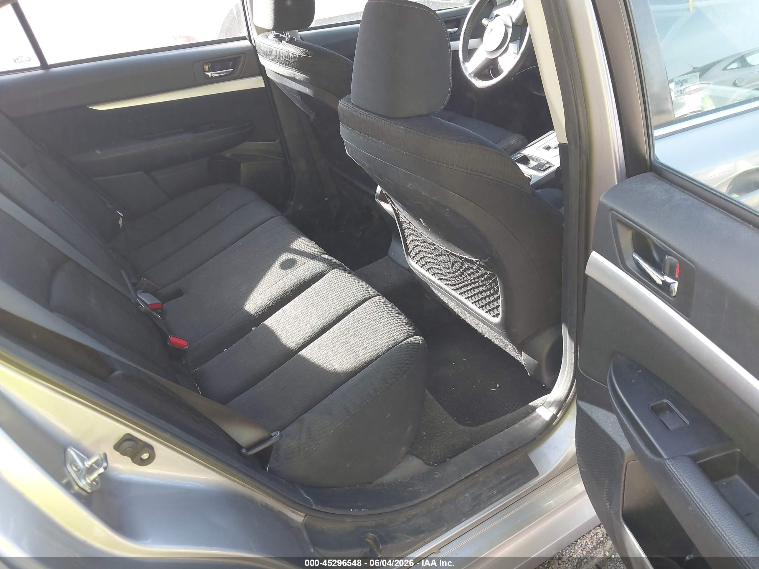 2011 Subaru Legacy 2.5i Premium Silver vin: 4S3BMBC6XB3236181
