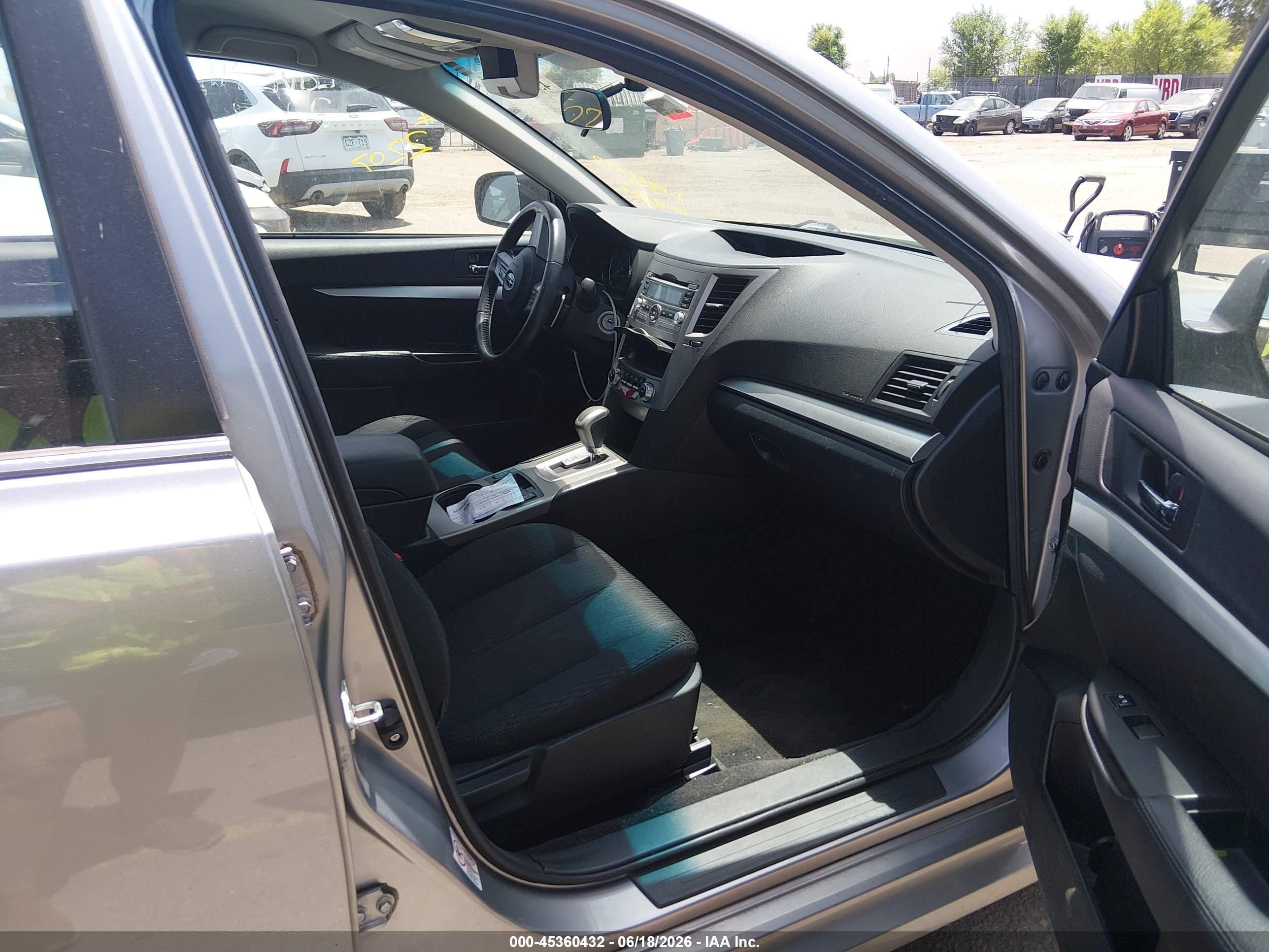 2011 Subaru Legacy 2.5i Premium Silver vin: 4S3BMBC6XB3242207