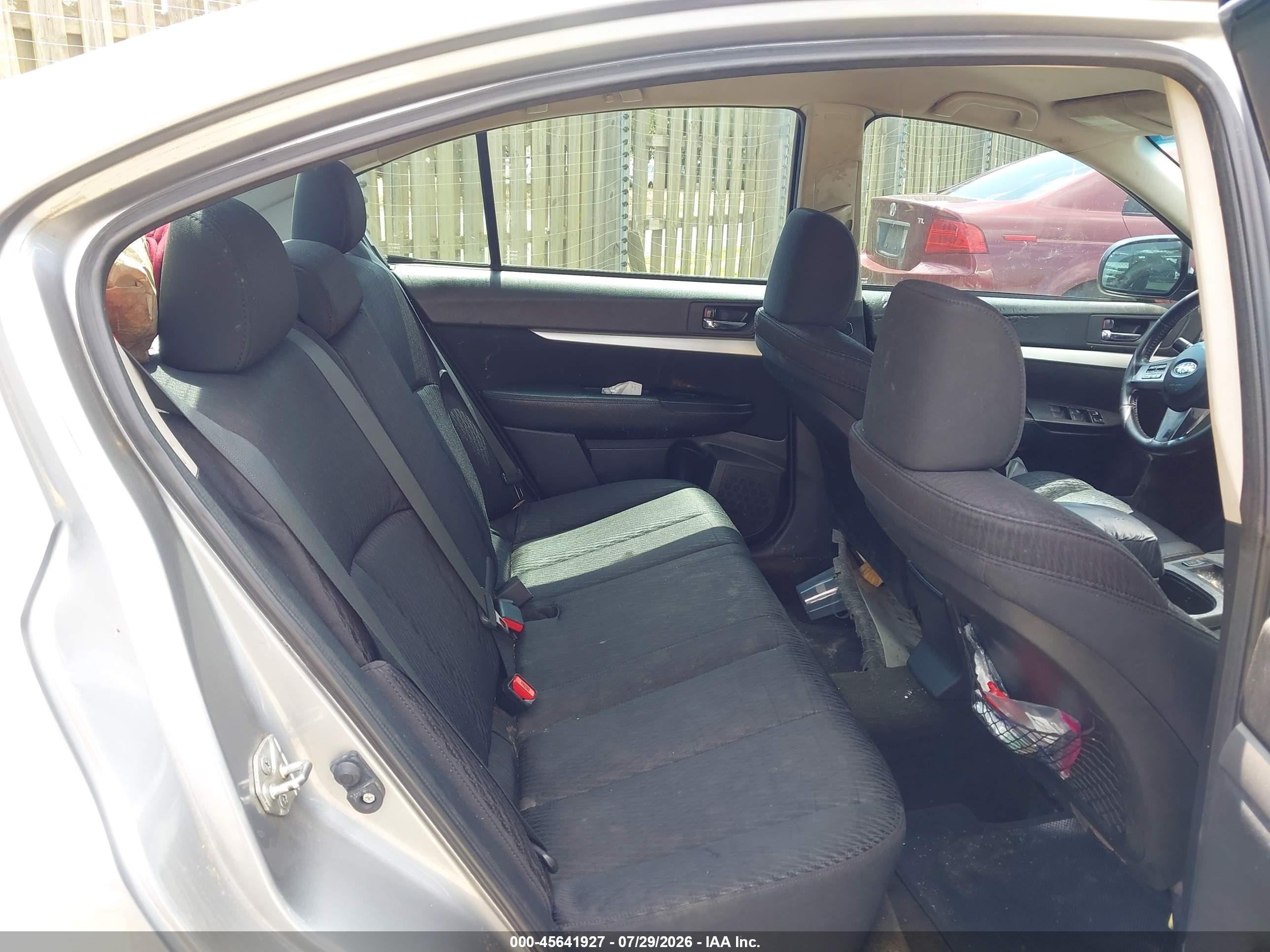2011 Subaru Legacy 2.5i Premium Silver vin: 4S3BMBC6XB3250873