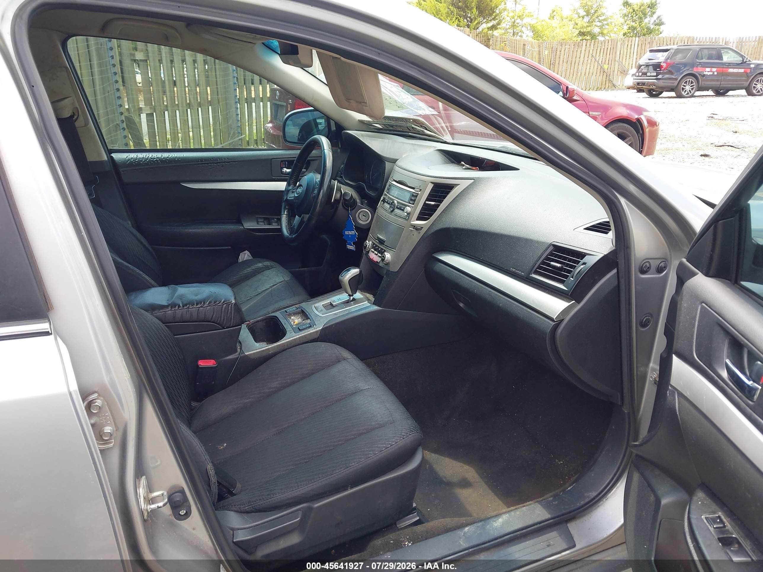 2011 Subaru Legacy 2.5i Premium Silver vin: 4S3BMBC6XB3250873