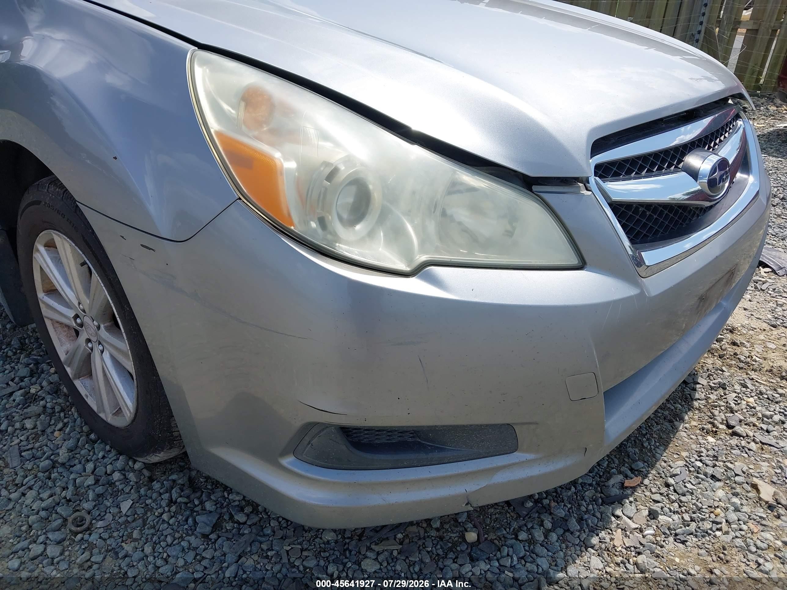 2011 Subaru Legacy 2.5i Premium Silver vin: 4S3BMBC6XB3250873