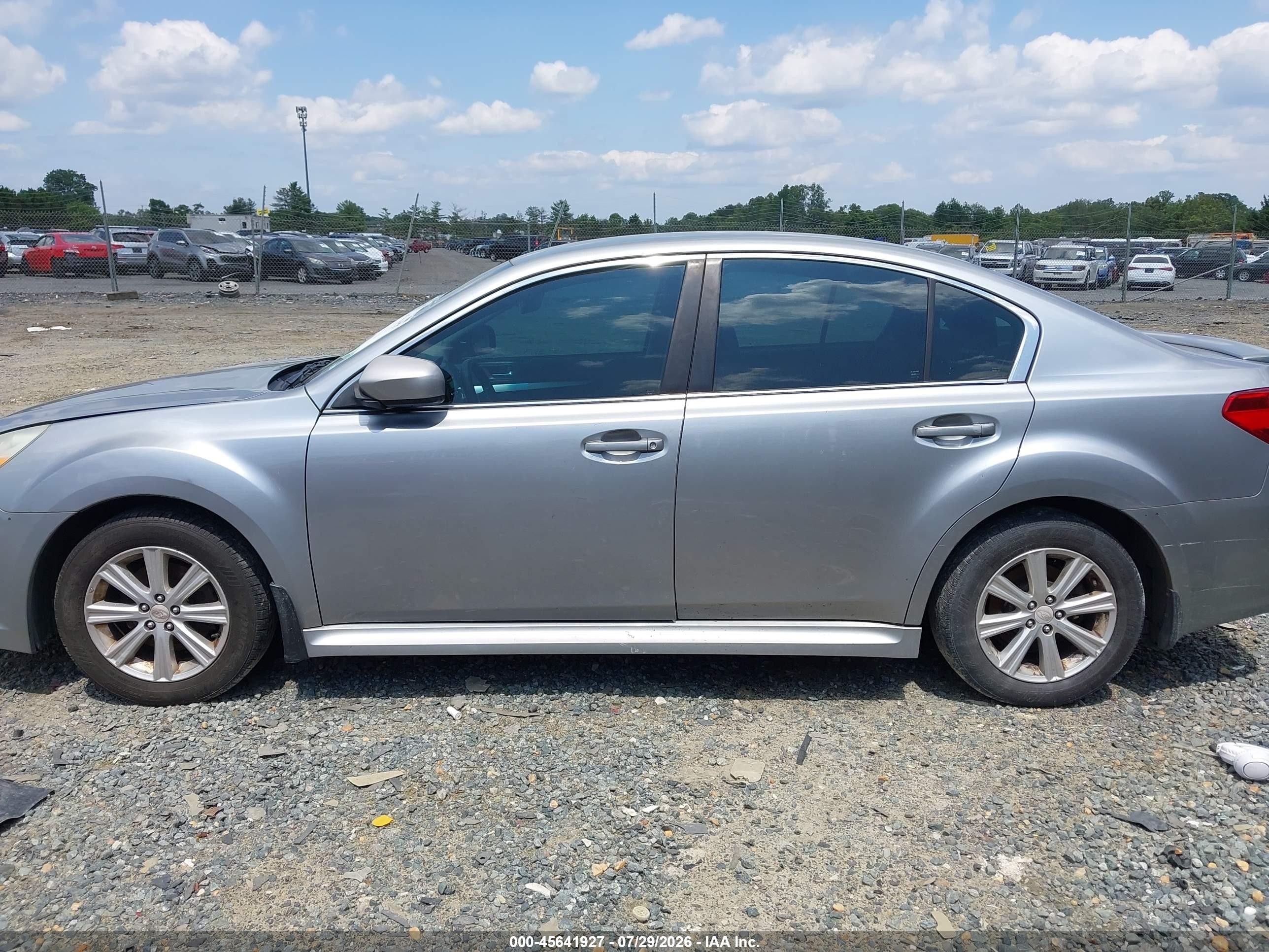 2011 Subaru Legacy 2.5i Premium Silver vin: 4S3BMBC6XB3250873
