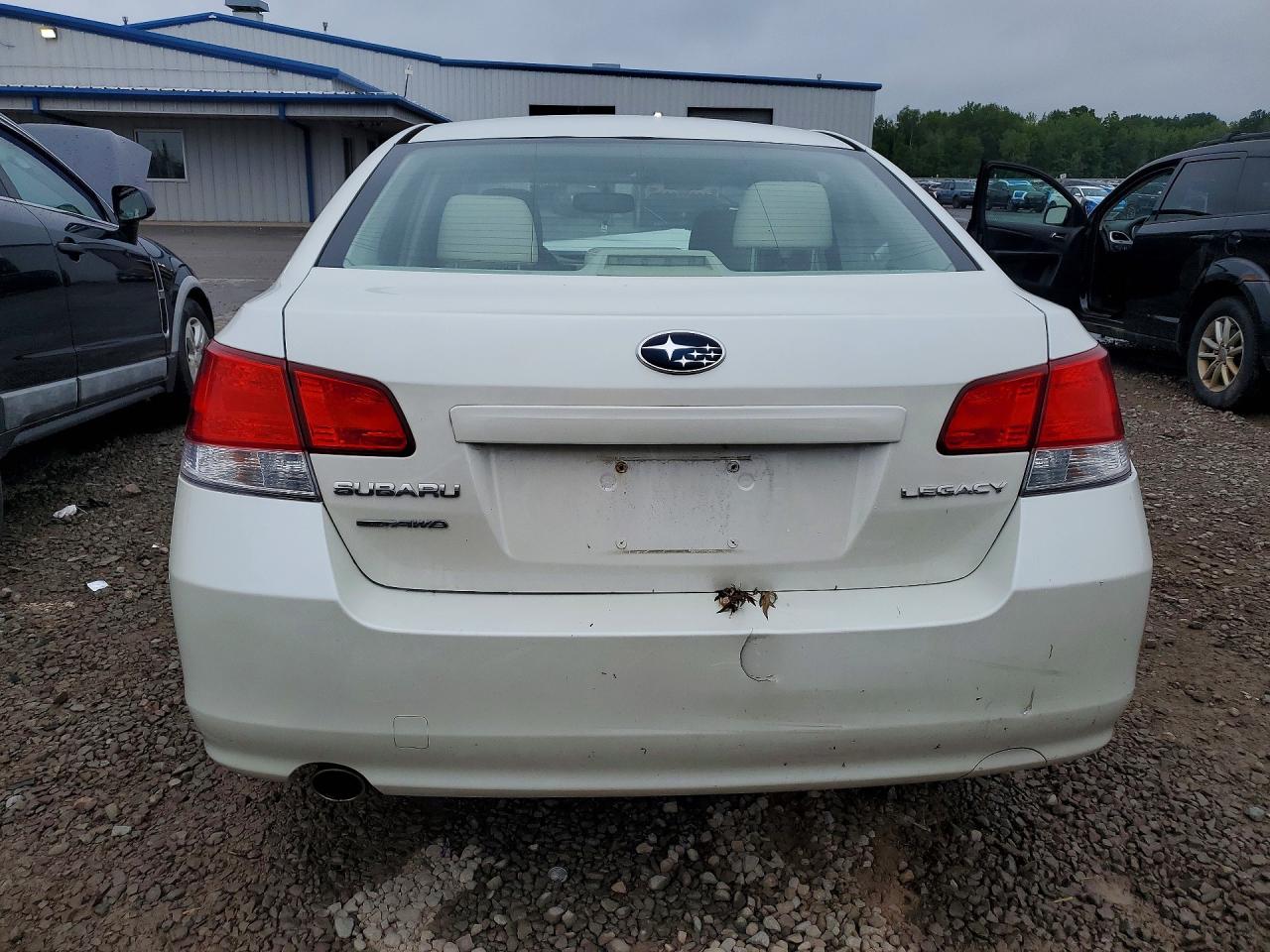 2011 Subaru Legacy 2.5i Premium White vin: 4S3BMBC6XB3252669