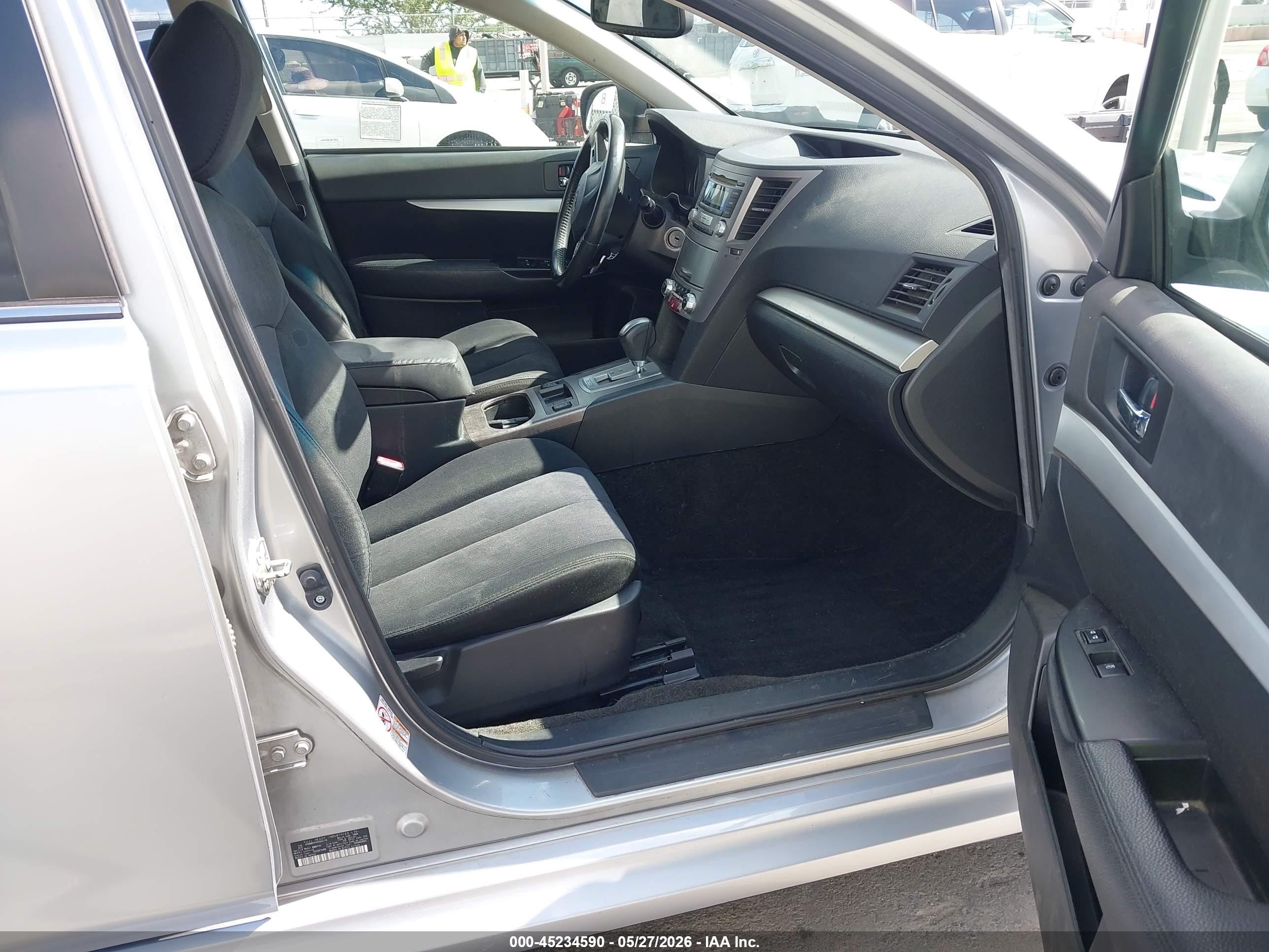 2013 Subaru Legacy 2.5i Premium Silver vin: 4S3BMBC6XD3005719