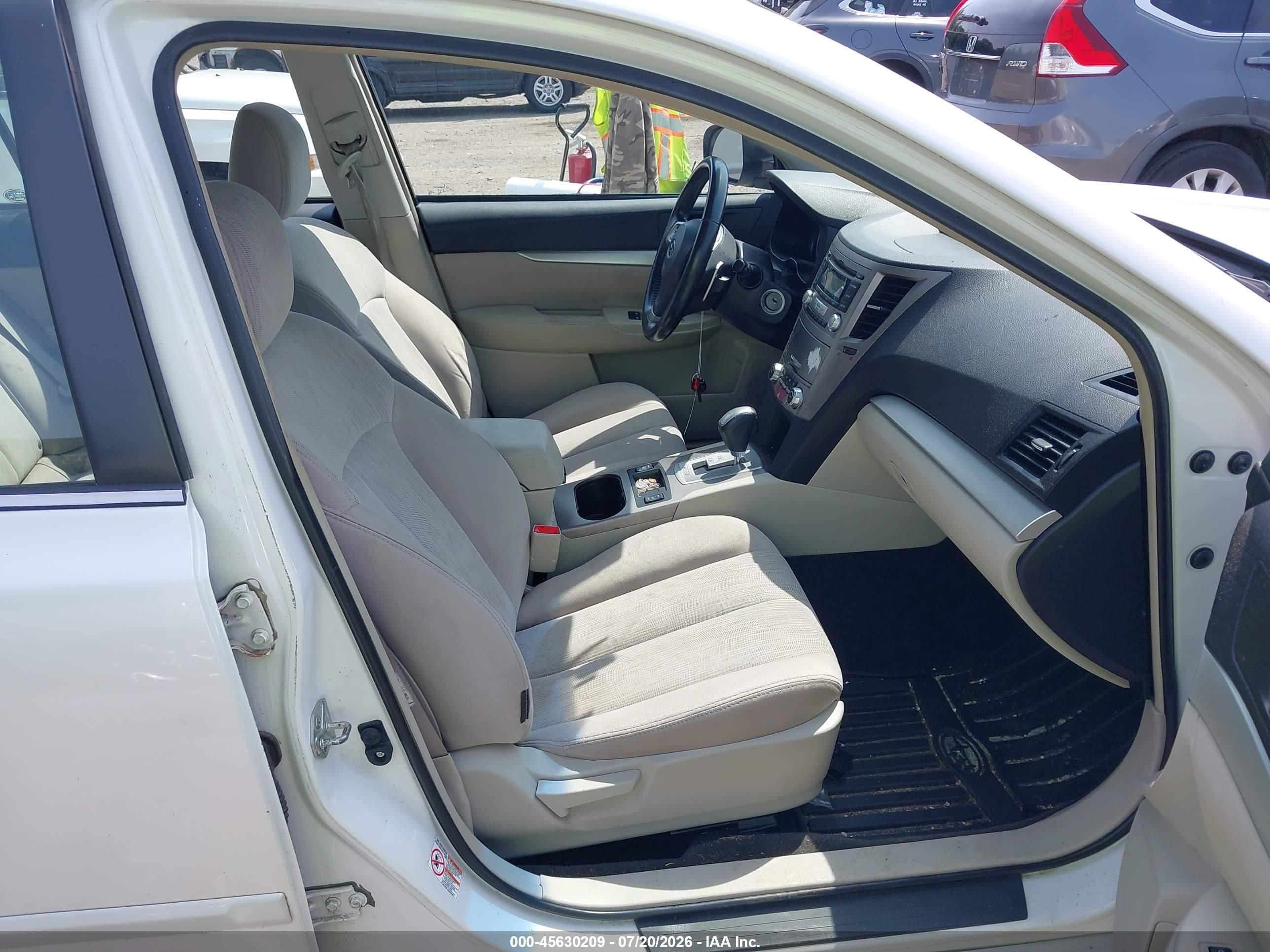 2013 Subaru Legacy 2.5i Premium Белый vin: 4S3BMBC6XD3042561