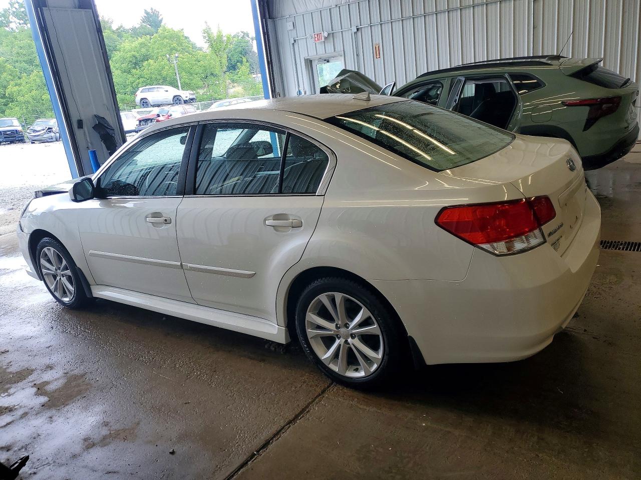 2014 Subaru Legacy 2.5i Premium White vin: 4S3BMBC6XE3024997