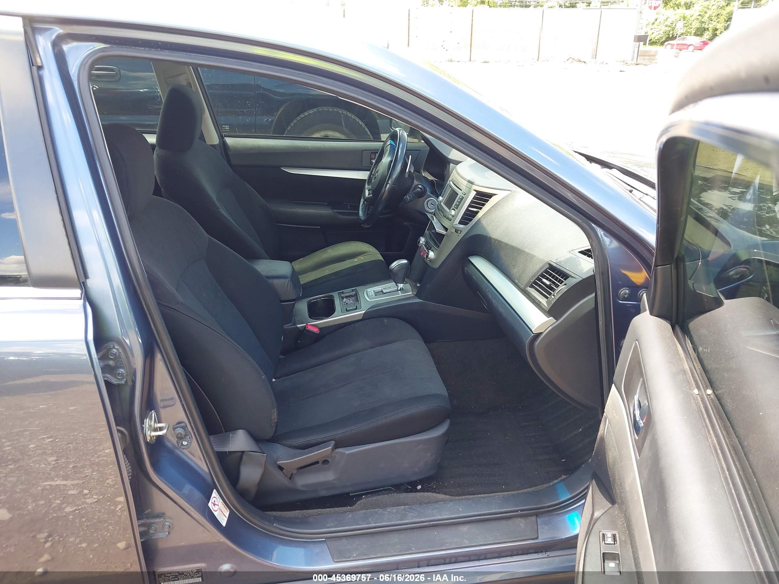 2014 Subaru Legacy 2.5i Premium Blue vin: 4S3BMBD62E3014088