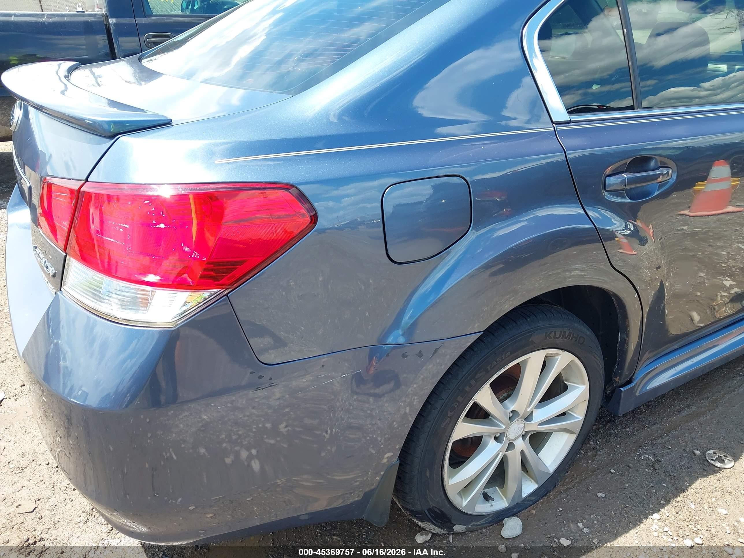 2014 Subaru Legacy 2.5i Premium Blue vin: 4S3BMBD62E3014088