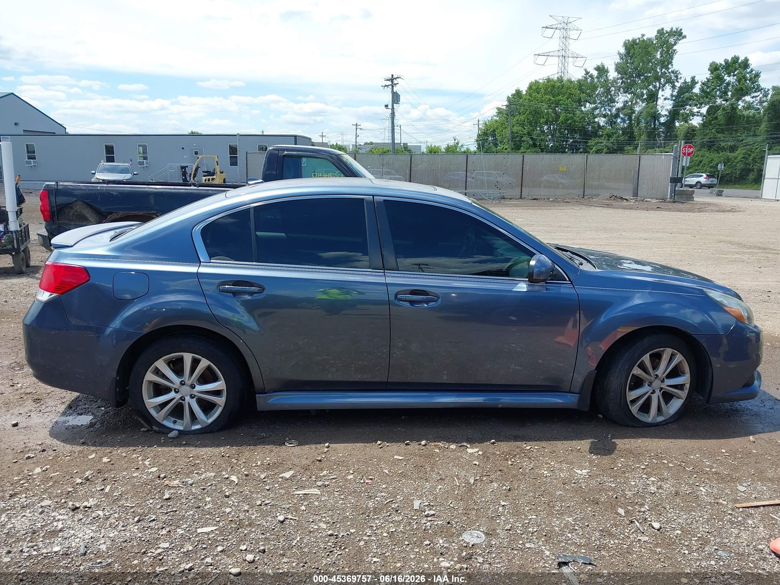 2014 Subaru Legacy 2.5i Premium Blue vin: 4S3BMBD62E3014088