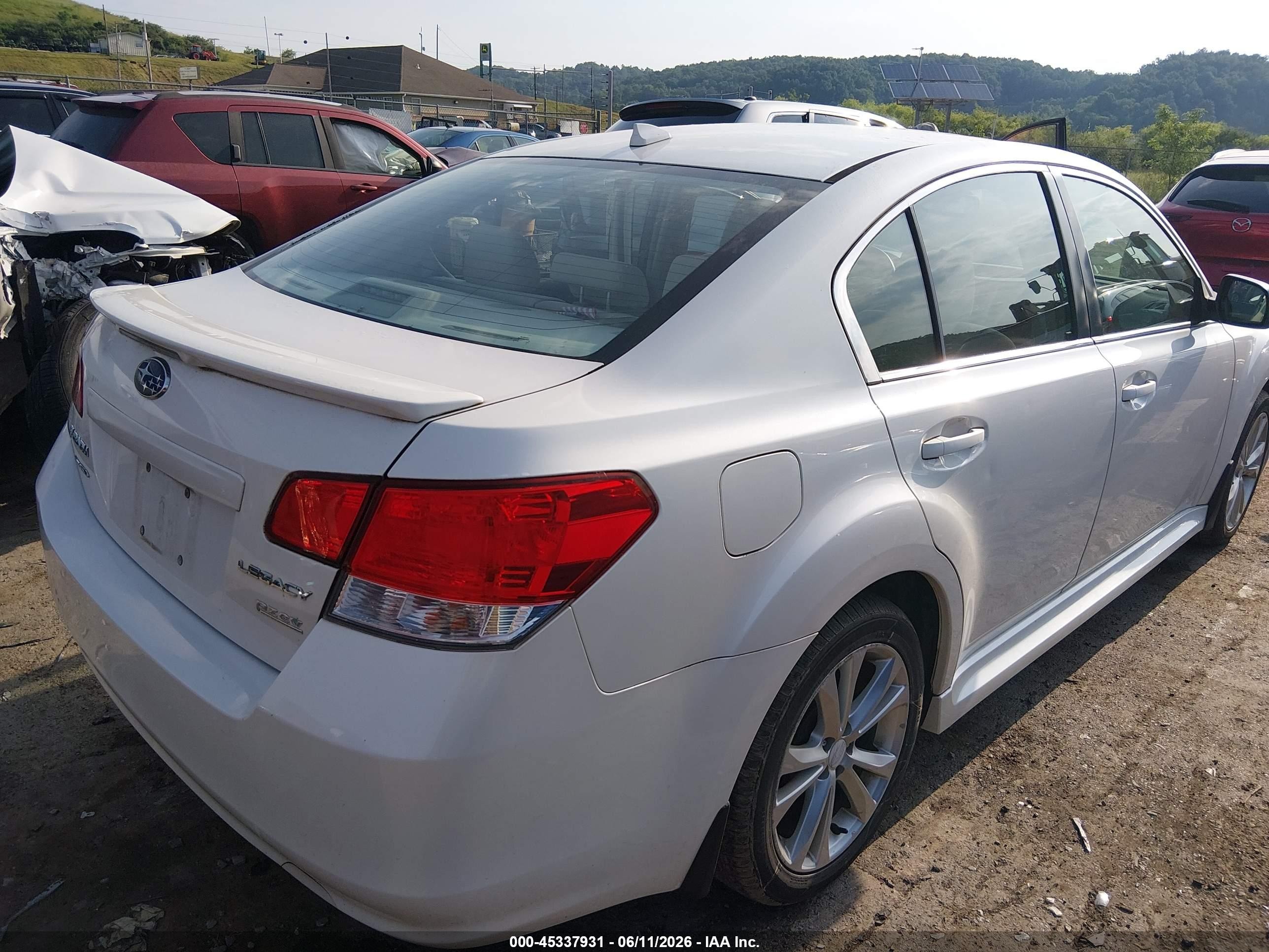 2014 Subaru Legacy 2.5i Premium White vin: 4S3BMBD66E3028480