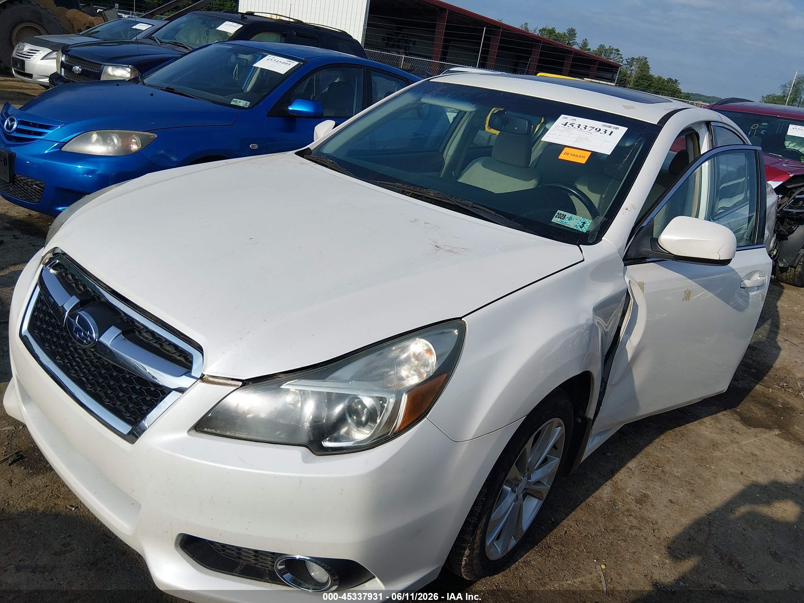 2014 Subaru Legacy 2.5i Premium White vin: 4S3BMBD66E3028480