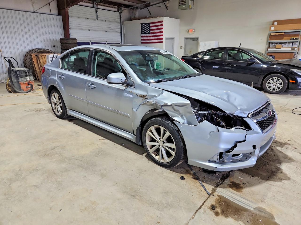 2014 Subaru Legacy 2.5i Premium Silver vin: 4S3BMBD67E3022333