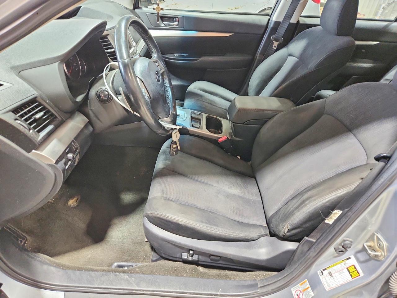 2014 Subaru Legacy 2.5i Premium Silver vin: 4S3BMBD67E3022333