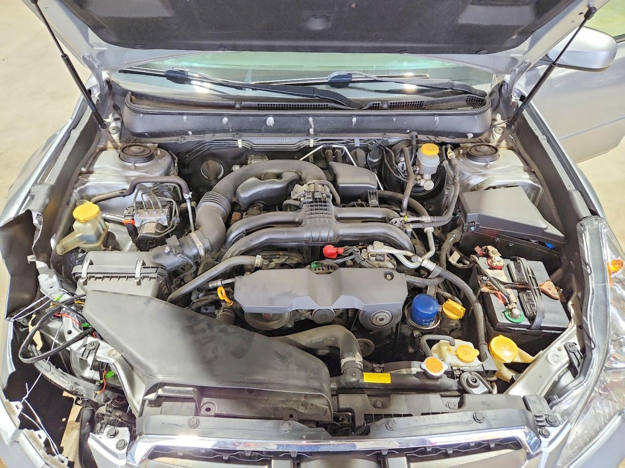 2014 Subaru Legacy 2.5i Premium Silver vin: 4S3BMBD67E3022333