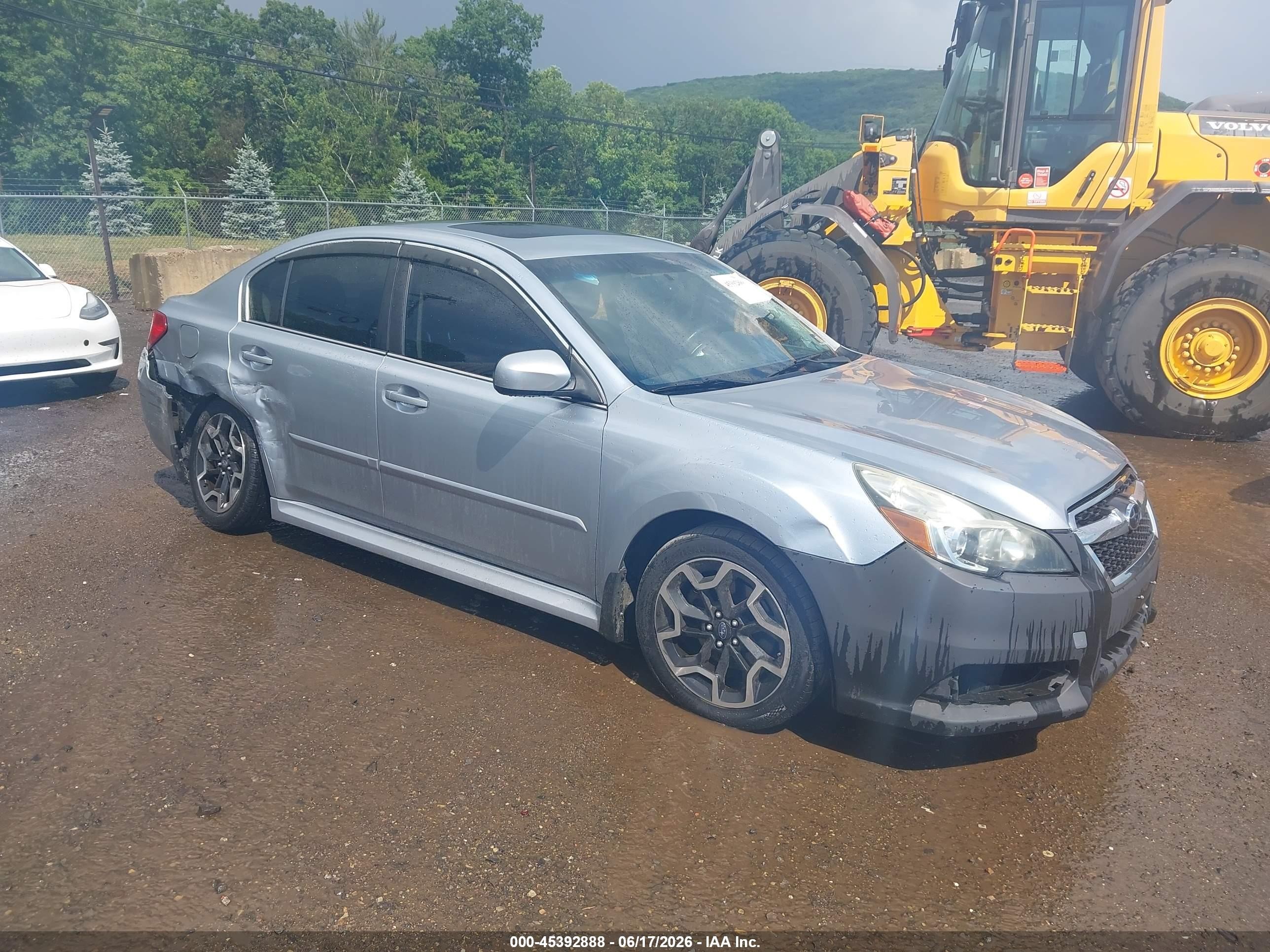 2014 Subaru Legacy 2.5i Premium Silver vin: 4S3BMBD69E3026111