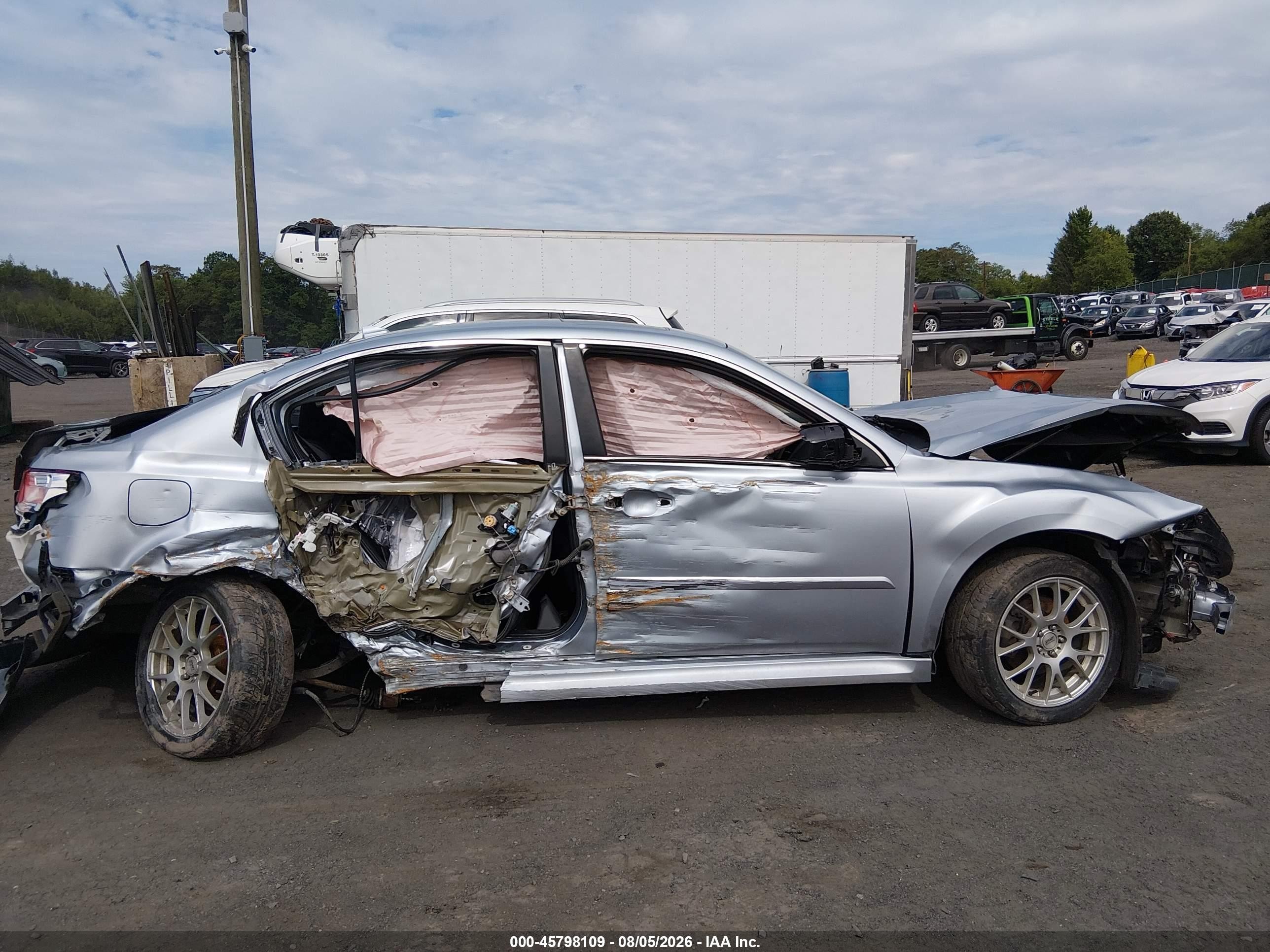 2014 Subaru Legacy 2.5i Premium Silver vin: 4S3BMBE69E3012014